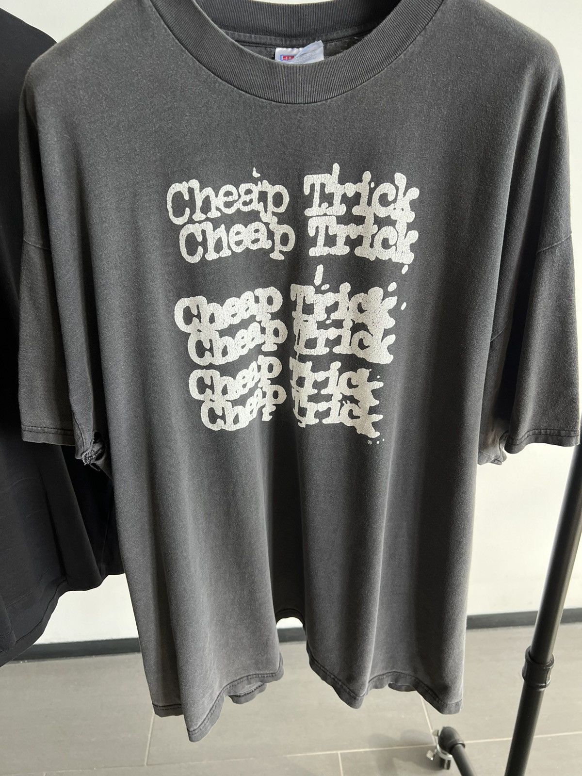 Band Tees × Vintage Vintage Faded 90s Cheap Trick Band Tour Tee Size US XL / EU 56 / 4 - 2 Thumbnail