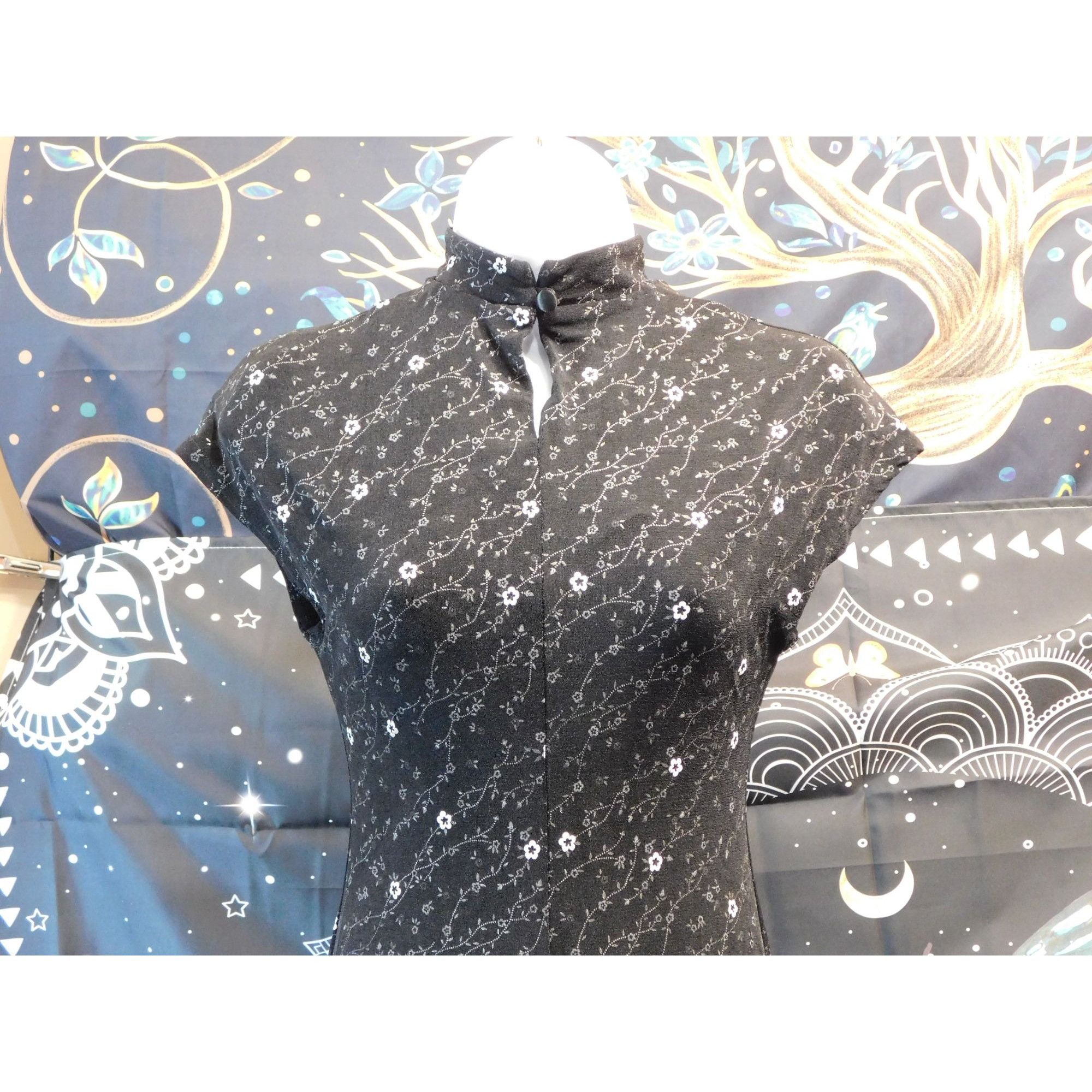 Other Gothic Floral Sheath Dress With Button Neck Size S / US 4 / IT 40 - 2 Thumbnail