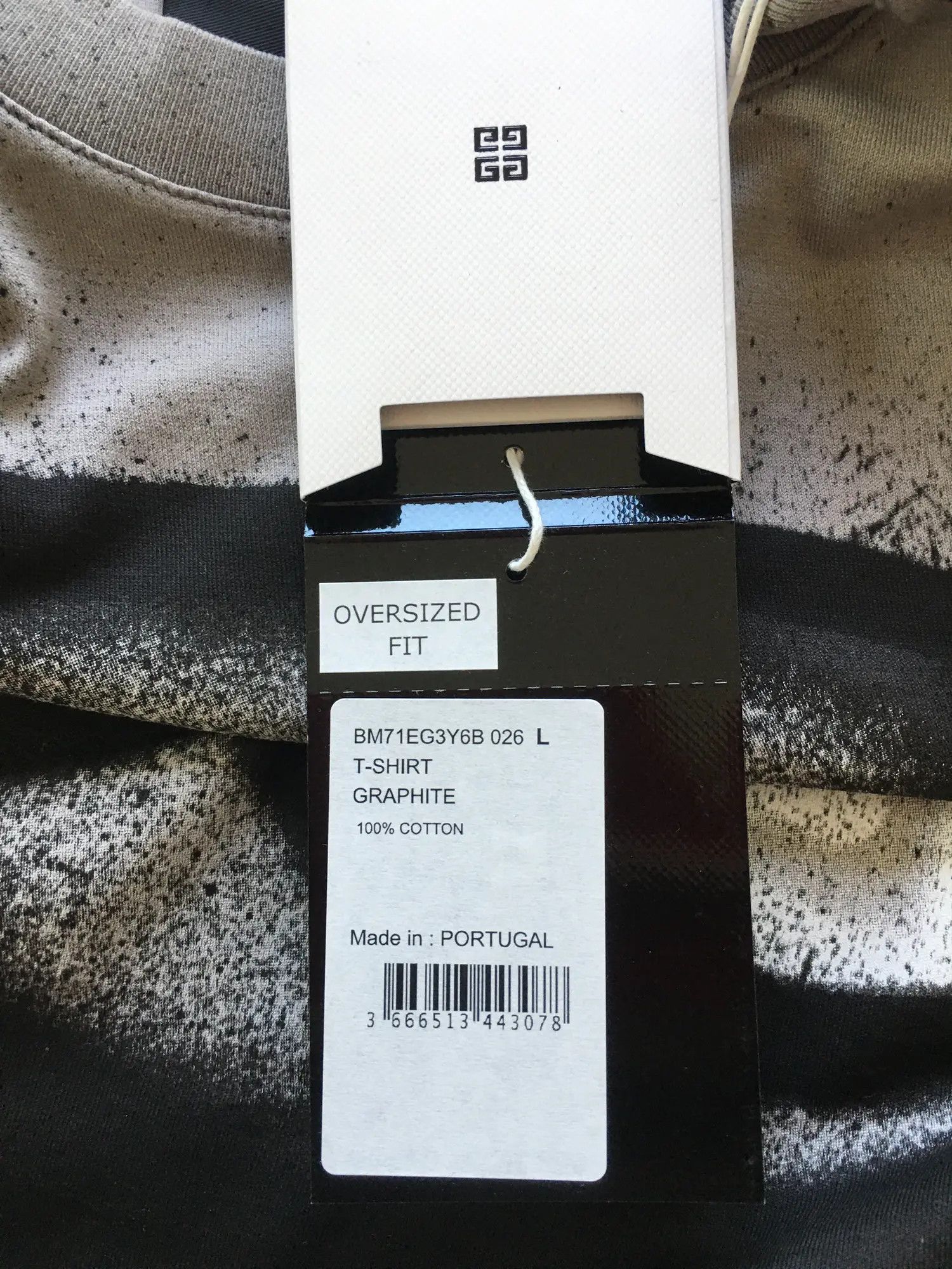 Givenchy T-shirt Dog Print Size US L / EU 52-54 / 3 - 7 Thumbnail