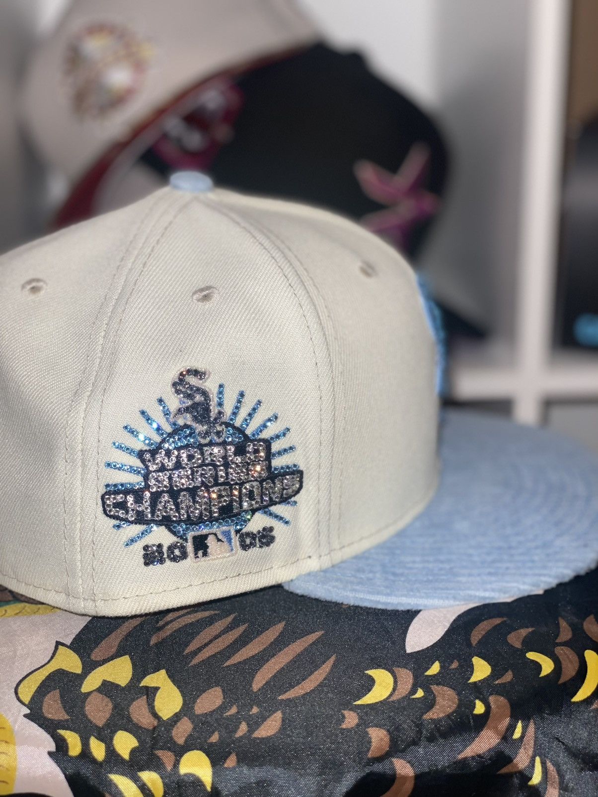 New Era White Sox iced out 7 1/4 Size ONE SIZE - 4 Thumbnail