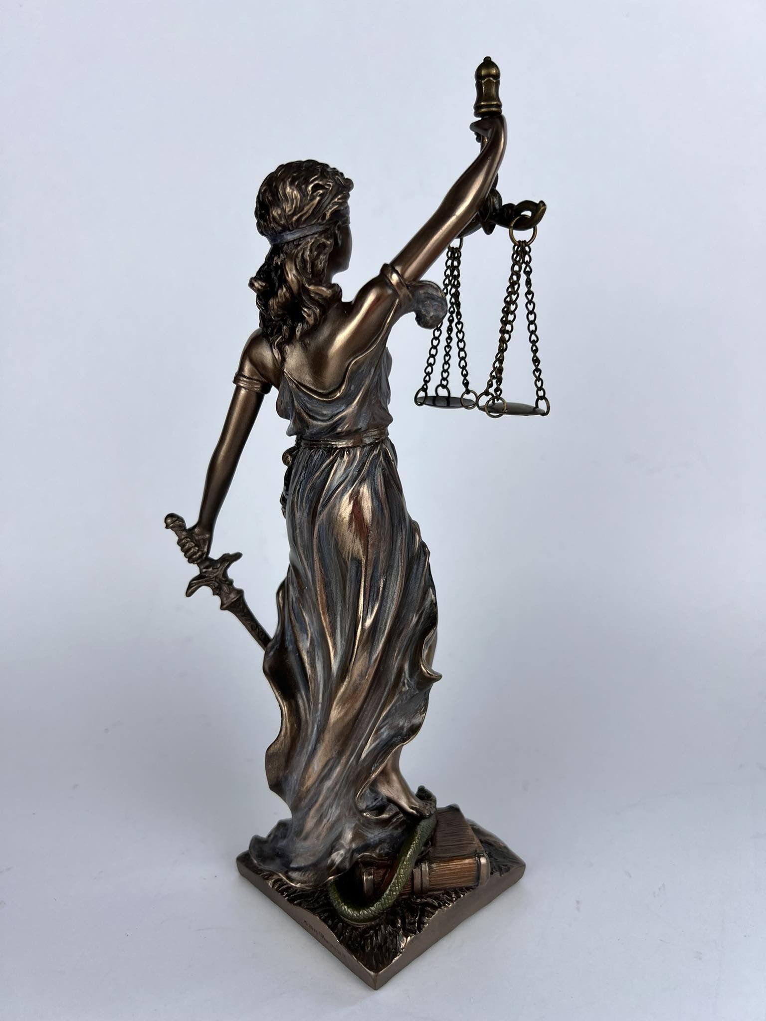 Vintage Themis Goddess of Law Statue Decor Italy 21 cm Size ONE SIZE - 7 Thumbnail