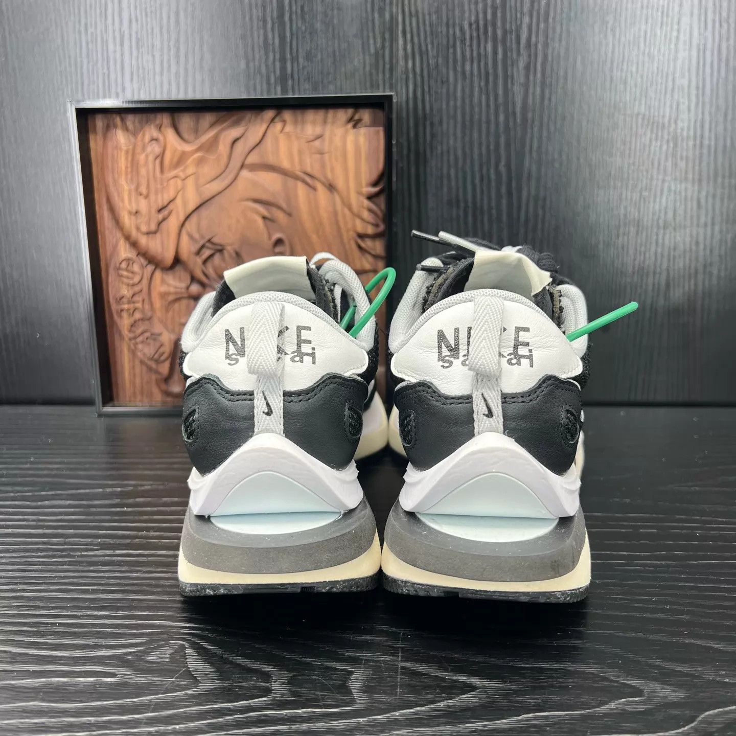 Nike Nike vaporwaffle 39 black white 2x worn boxed Size US 6 / EU 39 - 5 Thumbnail