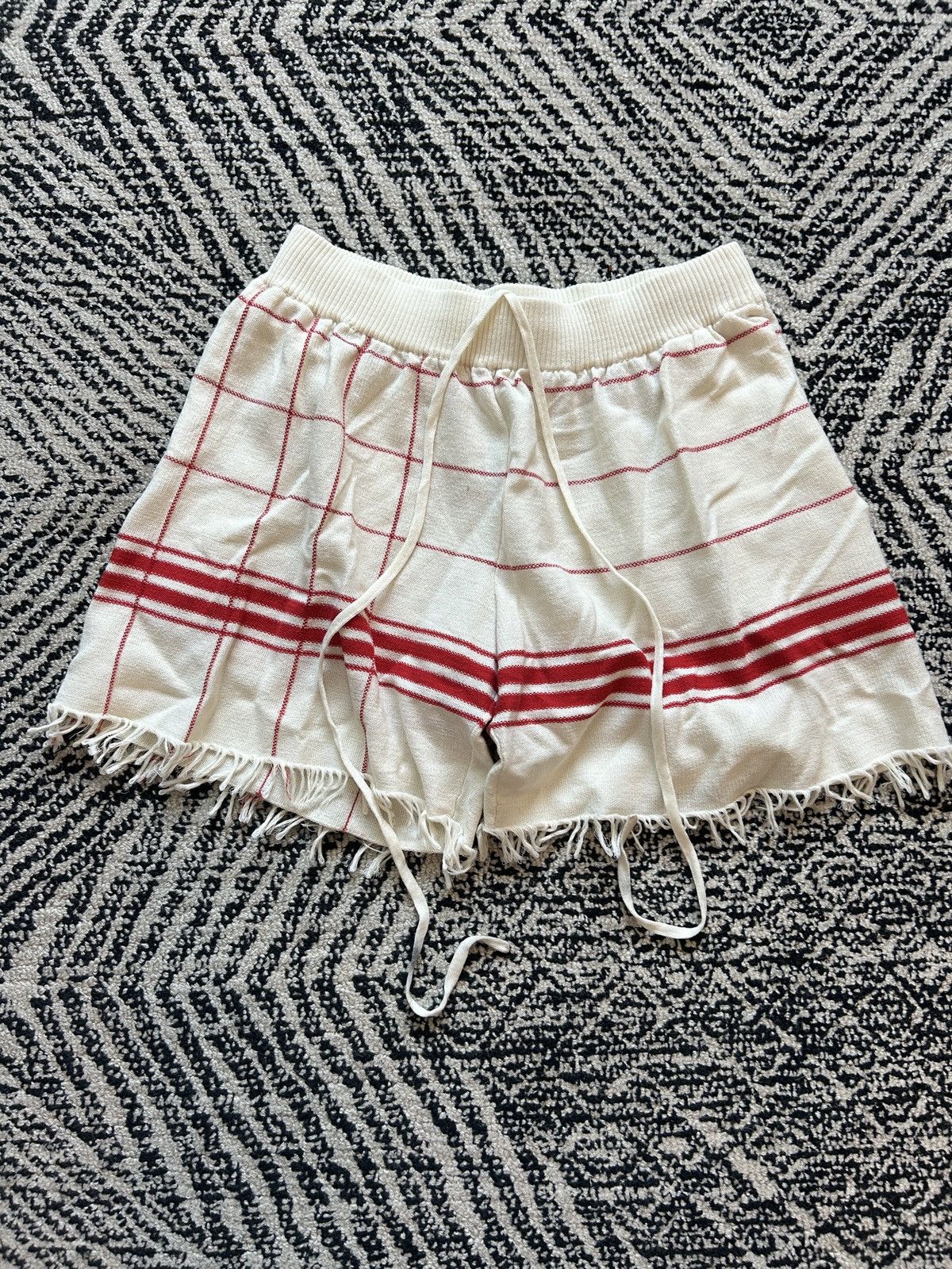Maison Margiela Maison Margiela Fringed-Hem Shorts Size US 32 / EU 48 - 1 Thumbnail