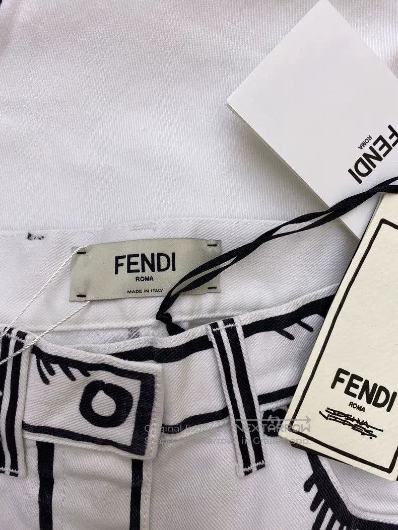 Fendi Fendi California Sky Series Black and White Comic-style Lo Size 25" / US 0 / IT 36 - 4 Thumbnail
