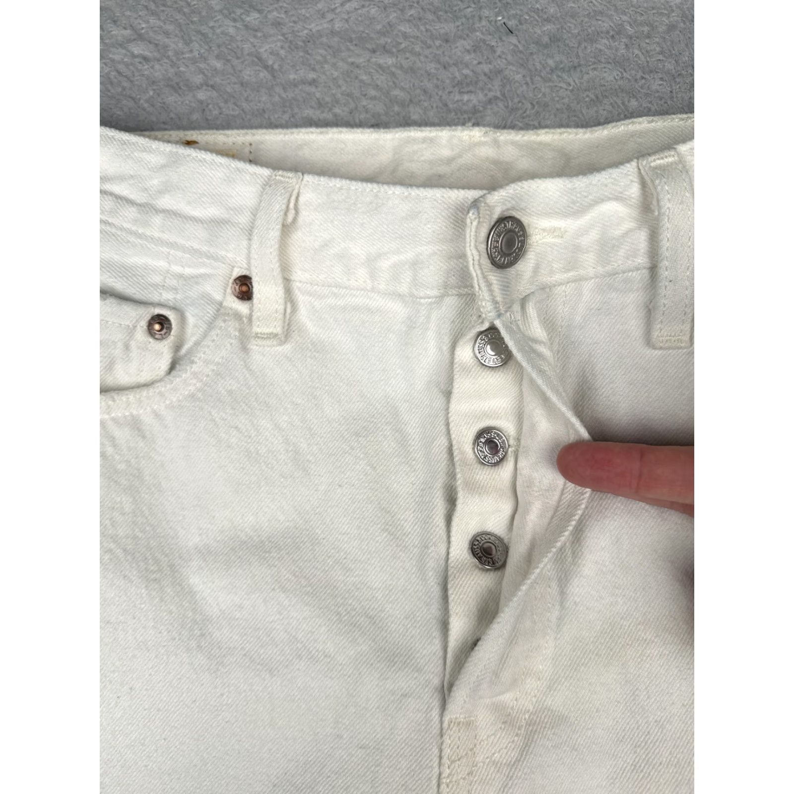 Levi's Levi's 501 Button-Fly Denim Shorts Bermuda Mens 29 White Distressed Pockets 5-Pocket Raw Hem Backyard Beach Casual Size US 29 - 6 Thumbnail