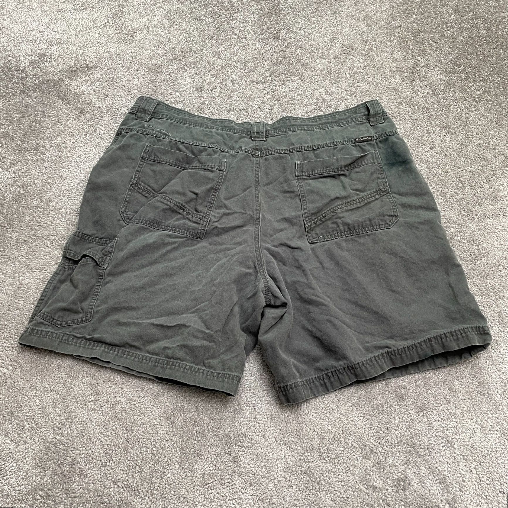Vintage Columbia Cargo Shorts Mens 40W Gray Cotton Pocket Outdoor Casual Size US 40 / EU 56 - 2 Thumbnail