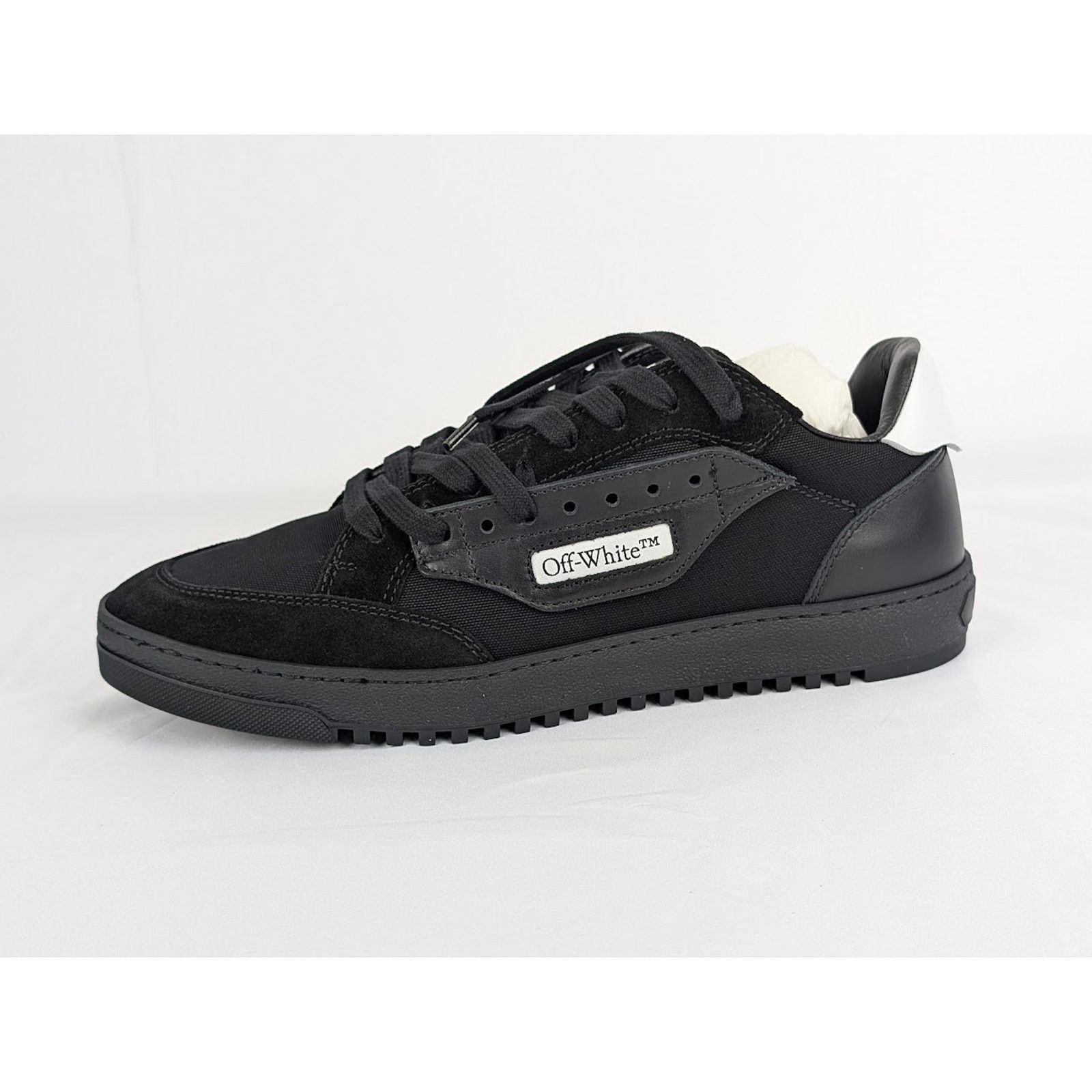 Off-White o1rshd1 Q:2 / Low-Top Sneakers in Black Size US 9 / EU 42 - 1 Thumbnail