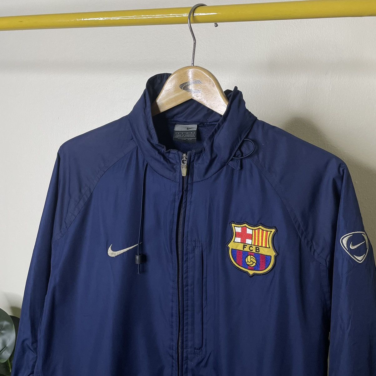 Nike × Vintage Vintage 2000s Nike x FC Barcelona Nylon Track Jacket Size US M / EU 48-50 / 2 - 2 Thumbnail