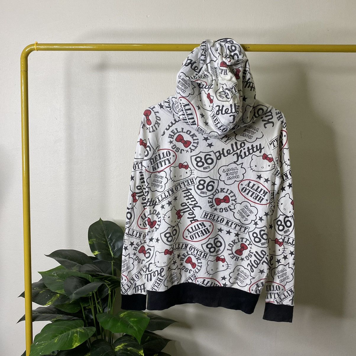 Anime × Japanese Brand × Vintage Vintage 2010 Hello Kitty Sanrio Character Zip Up Hoodie Size US S / EU 44-46 / 1 - 7 Thumbnail
