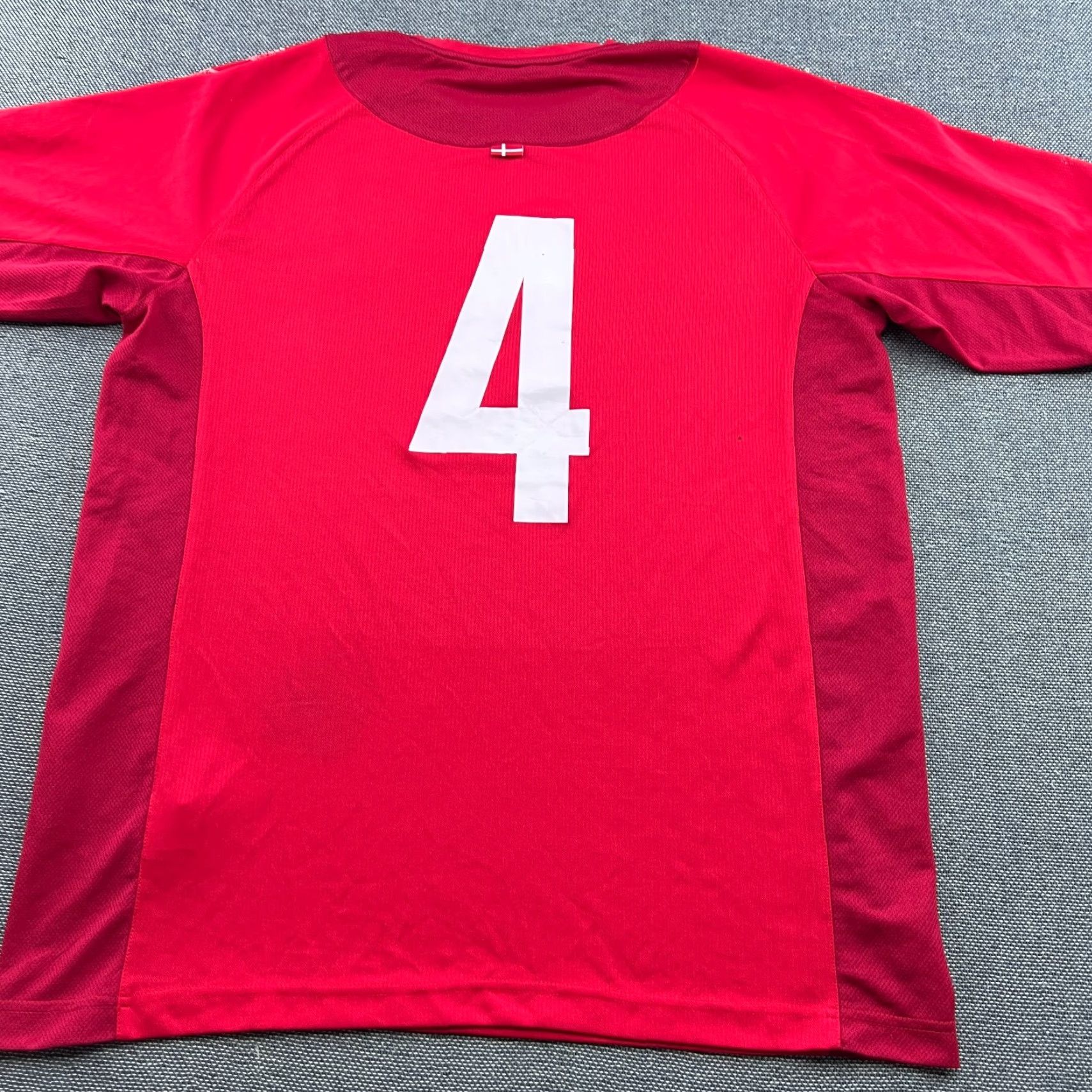 Hummel Hummel Denmark 2003 2004 Home Match Issue #4 Football Jersey Mens XL Red Shirt Short Sleeve Pullover Round Neck Moisture Wicking Quick Dry Athletic Size US XL / EU 56 / 4 - 3 Thumbnail