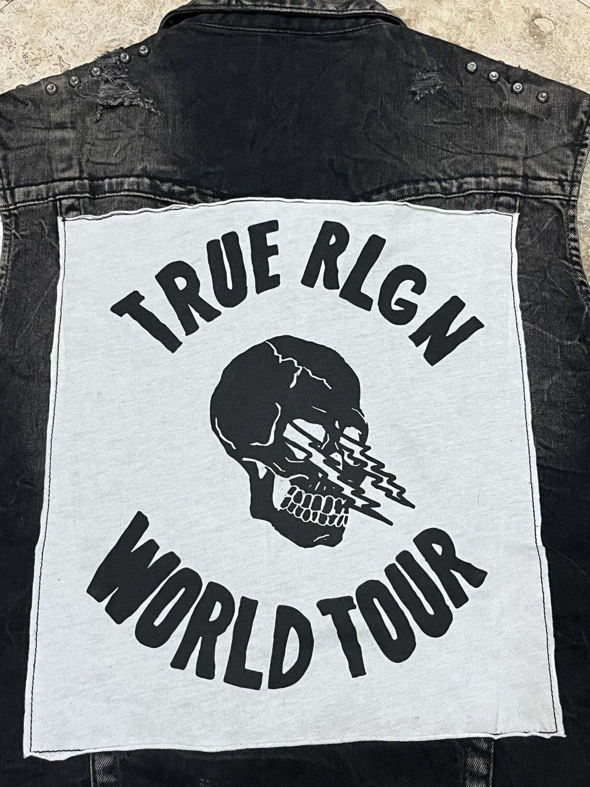True Religion Y2K True Religion Black Distressed Studded Denim Jacket Size US M / EU 48-50 / 2 - 6 Thumbnail