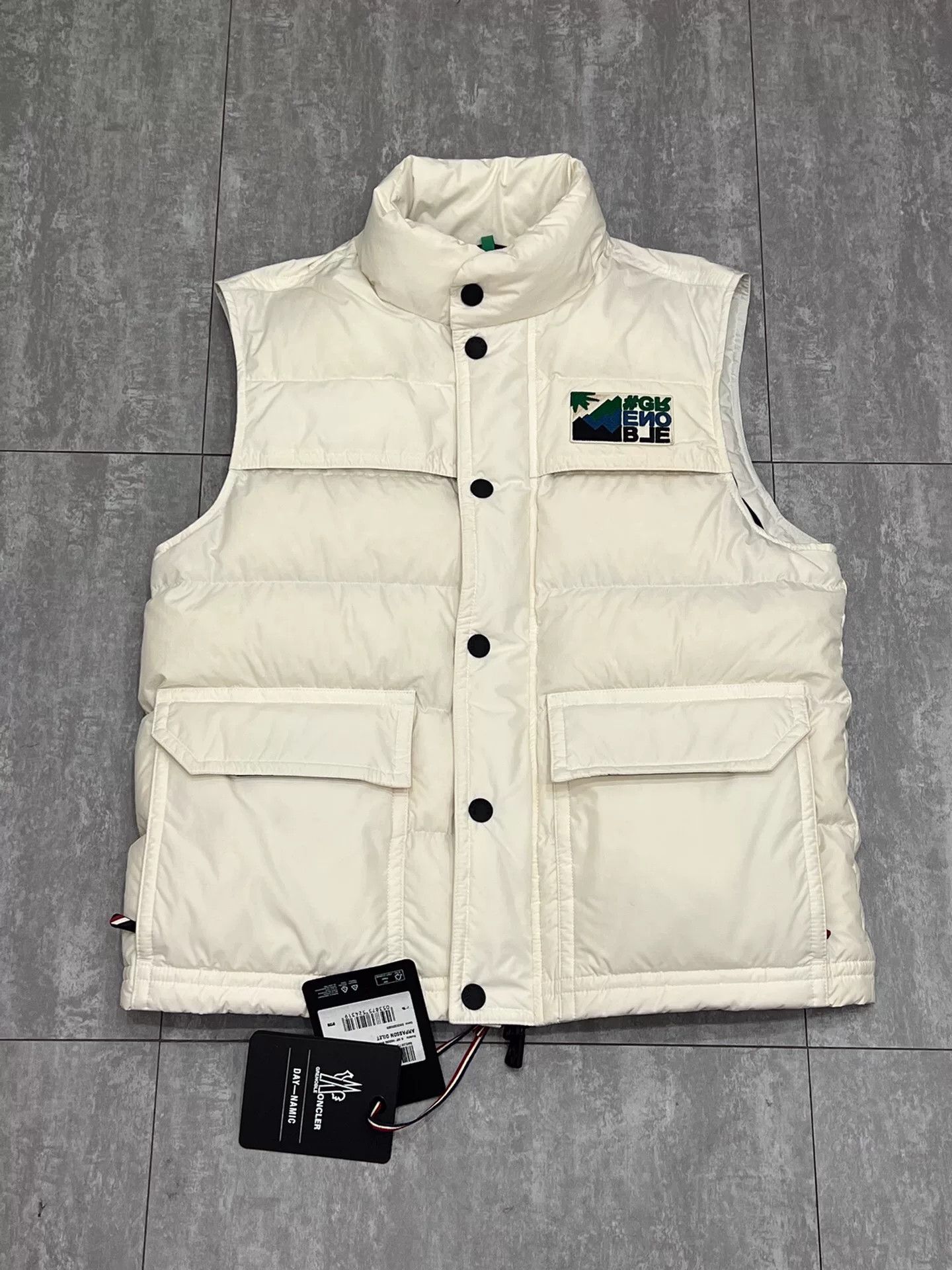 Moncler Moncler Down White Vest xs Men Size US XS / EU 42 / 0 - 1 Thumbnail