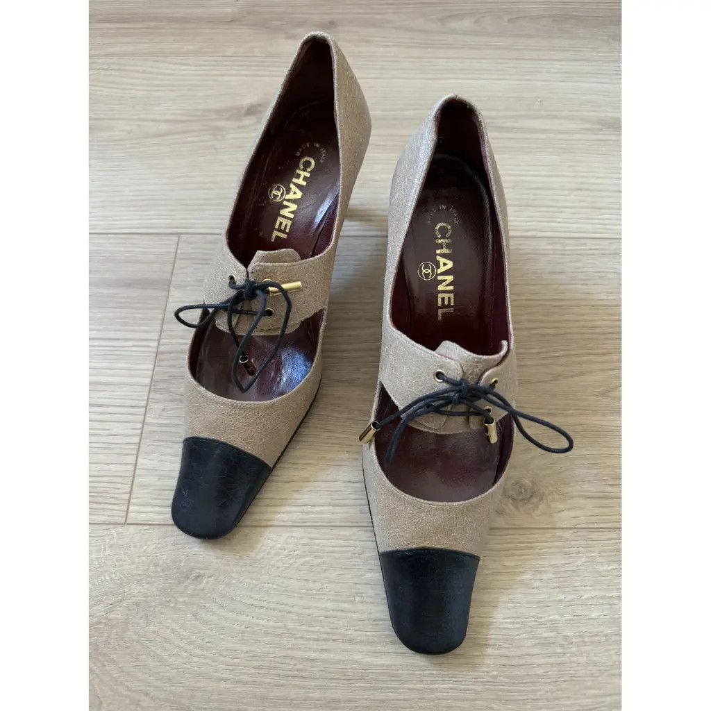 Chanel Chanel 2000s Black Beige Leather Pumps Heels Size 37 EU Size US 6 / IT 36 - 2 Thumbnail