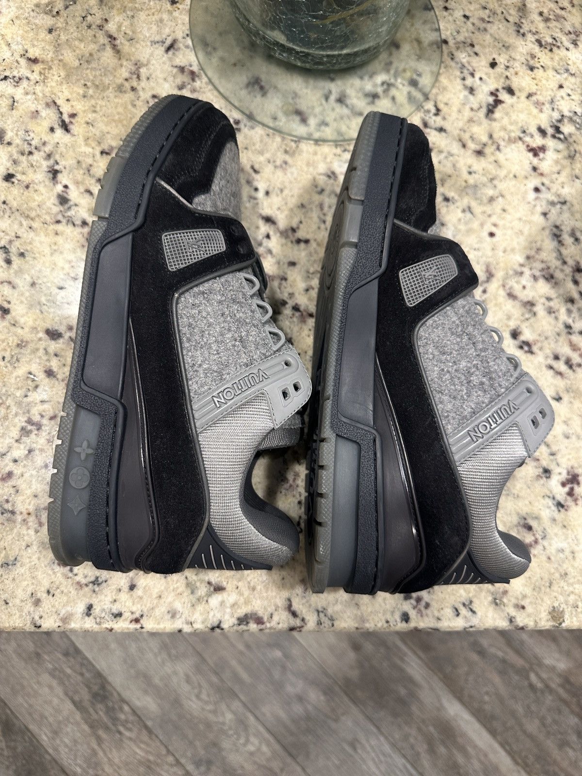 Louis Vuitton LOUIS VUITTON GREY WOOL BLACK LOW TOP TRAINERS SNEAKERS Size US 6.5 / EU 39-40 - 4 Thumbnail