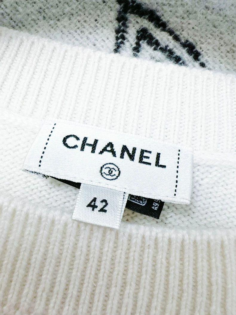 Chanel Chanel 24P Spring and Summer Preview White Floral Double C Size M / US 6-8 / IT 42-44 - 4 Thumbnail
