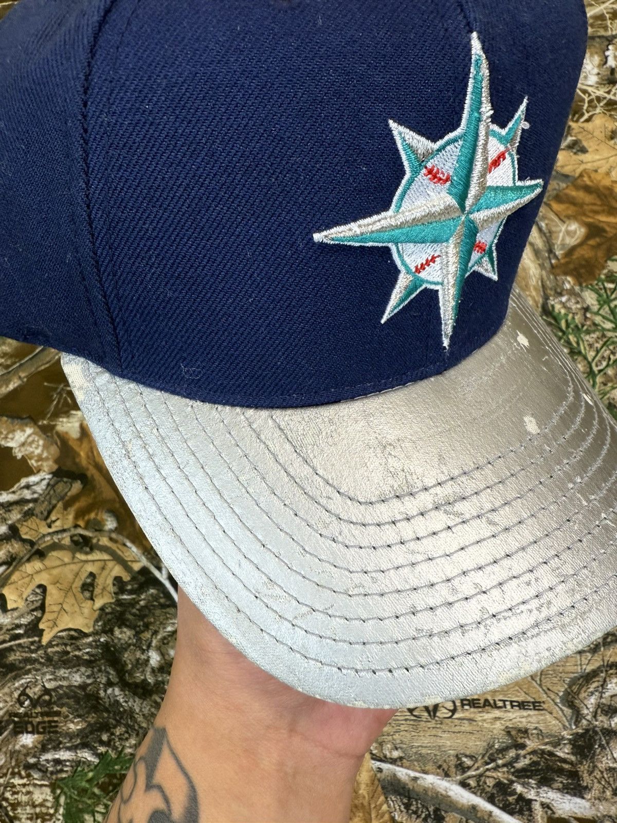Vintage ***FINAL DROP***RARE BNWOT SEATTLE MARINERS AMERICAN NEEDLE Size ONE SIZE - 3 Thumbnail