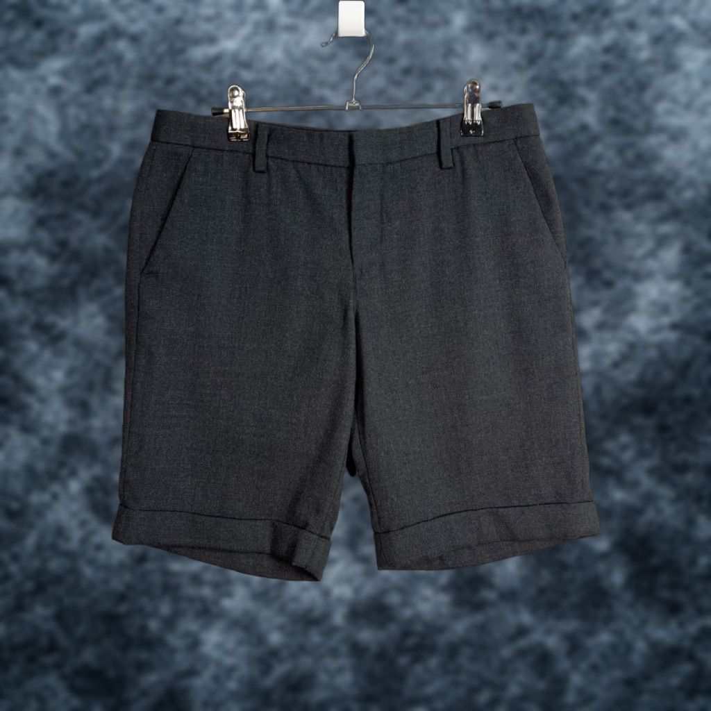 Uniqlo Uniqlo Charcoal Gray Womens Dress Shorts Size 4 Flat Front Wool Blend Size 27" / US 4 / IT 40 - 1 Thumbnail