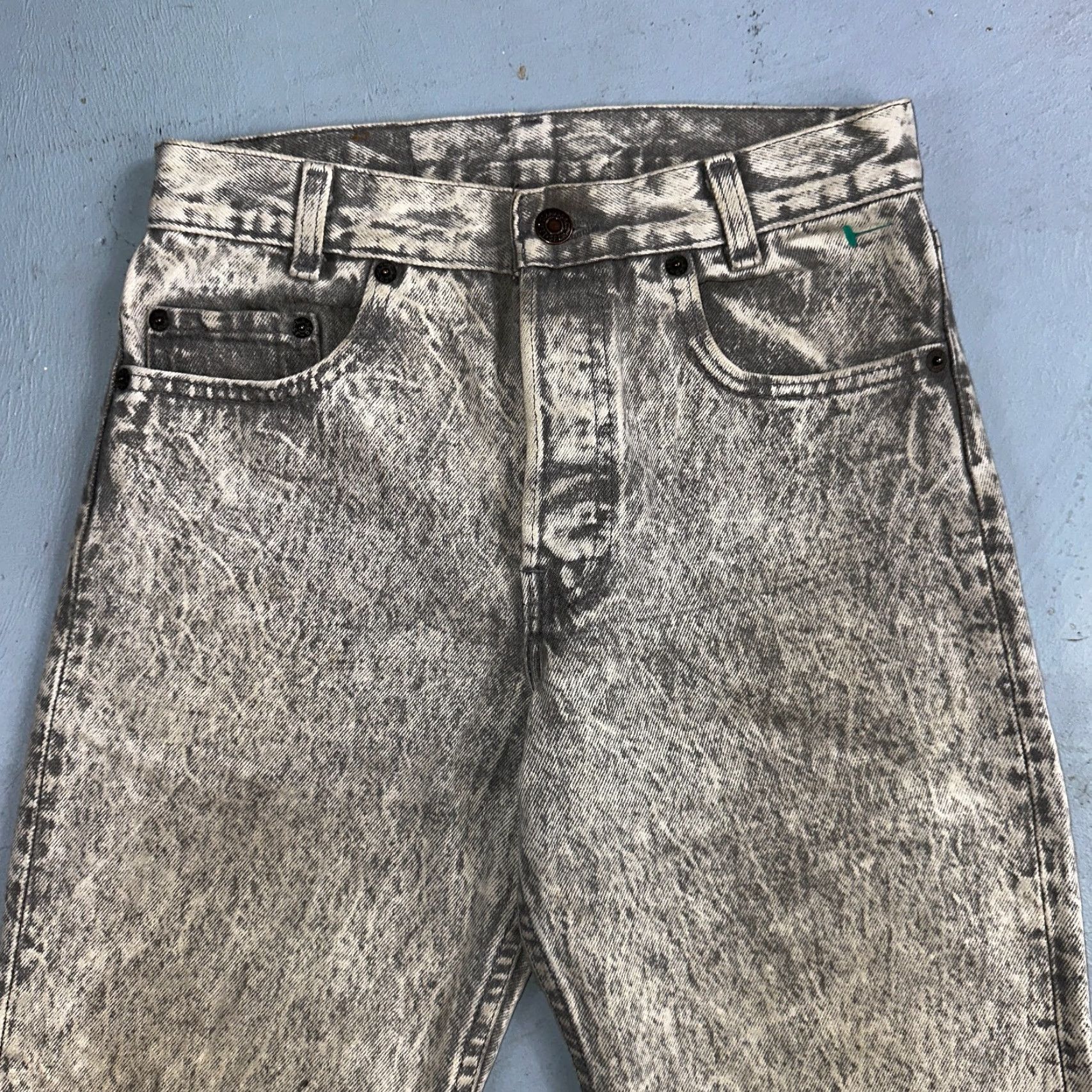 Levi's VINTAGE Levi's 501 Jeans Straight Levis 501 Vintage 80s USA Gray Acid Wash 28x30 Mens Size US 28 / EU 44 - 2 Thumbnail