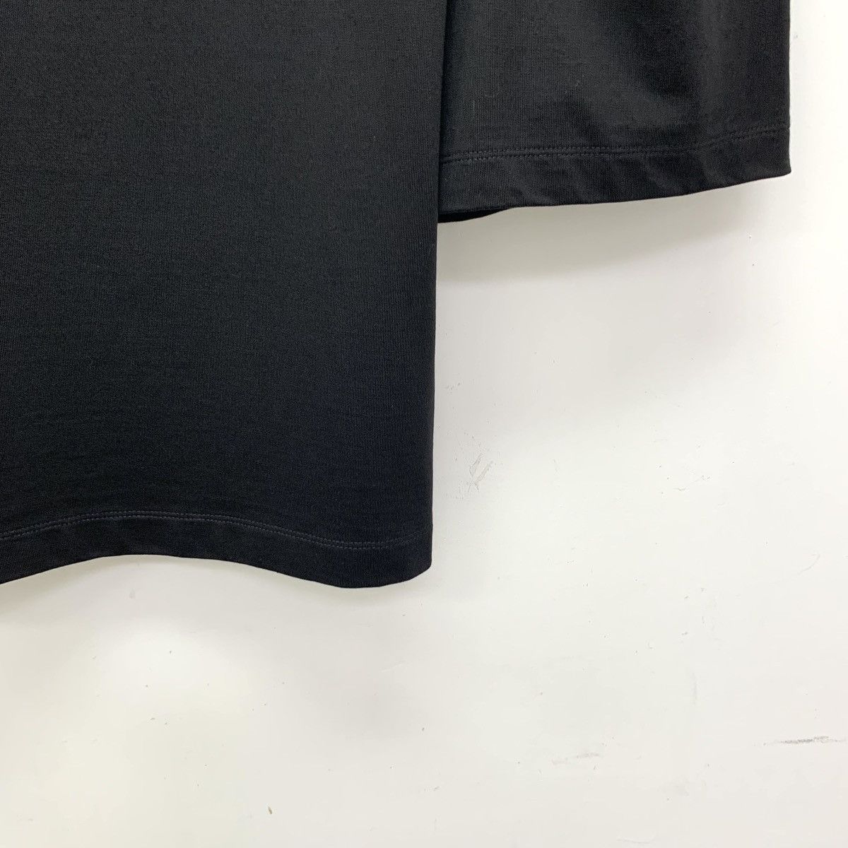 Louis Vuitton Louis Vuitton Zip Monogram Short Sleeve T-Shirt K26WX Size M / US 6-8 / IT 42-44 - 4 Thumbnail
