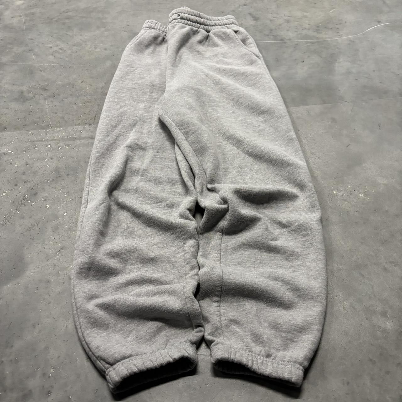 Japanese Brand × Vintage Crazy Vintage Y2K/2000s Light Grey Essential Sweatpants! Size US 32 / EU 48 - 3 Thumbnail