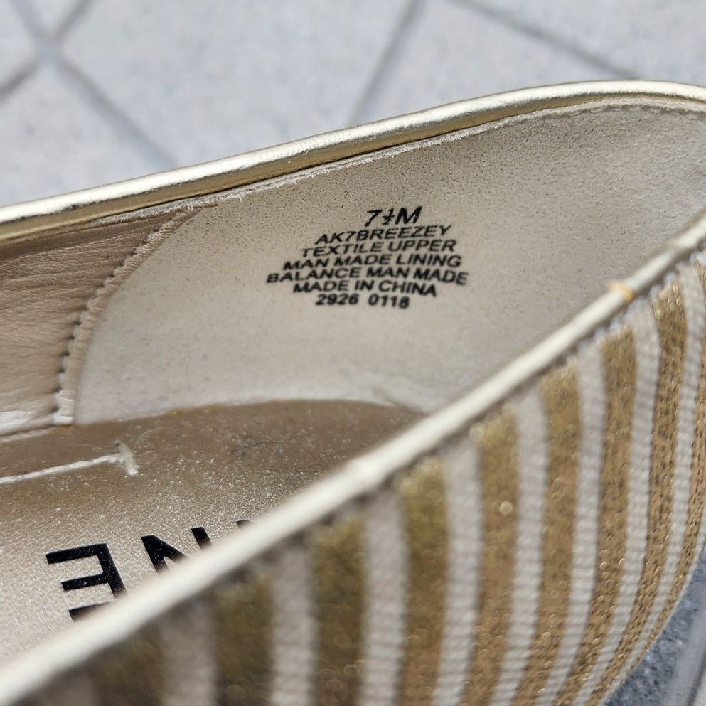 Anne Klein Anne Klein iFlex Breezey Striped Bow Gold Pumps 7.5 Size US 7.5 / IT 37.5 - 6 Thumbnail