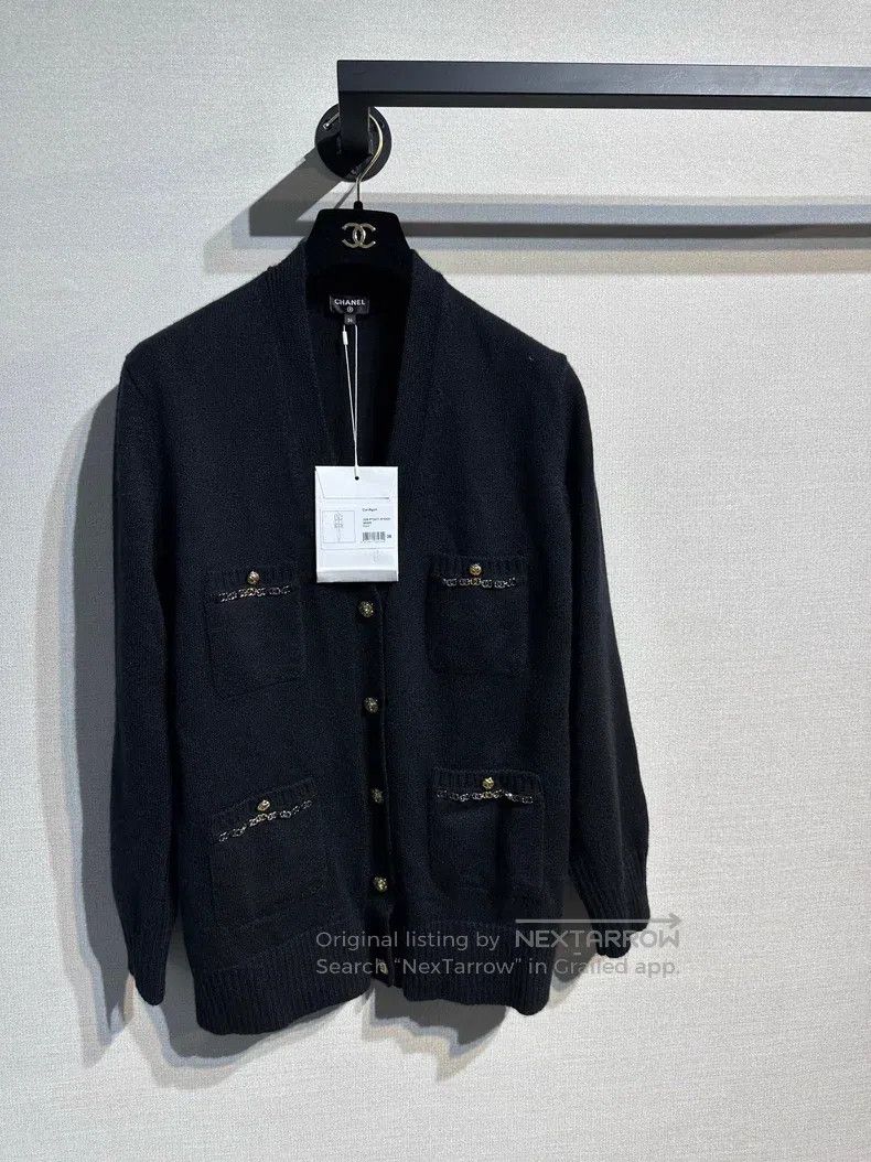 Chanel Chanel Black cashmere knitted logo chain decorative cardig Size XS / US 0-2 / IT 36-38 - 1 Thumbnail