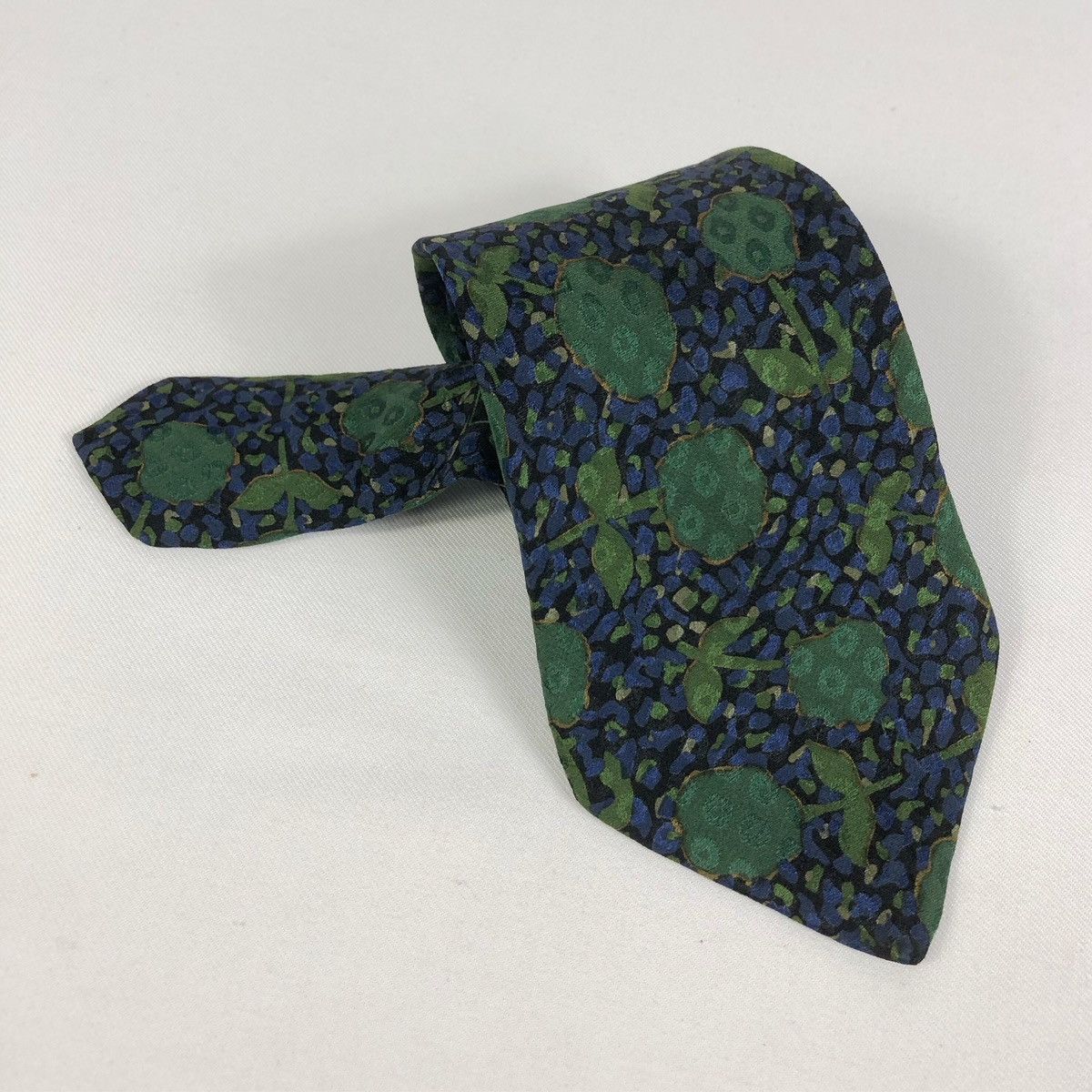 Givenchy Vintage Givenchy Gentleman Floral Silk Tie Made in Italy Size ONE SIZE - 10 Thumbnail