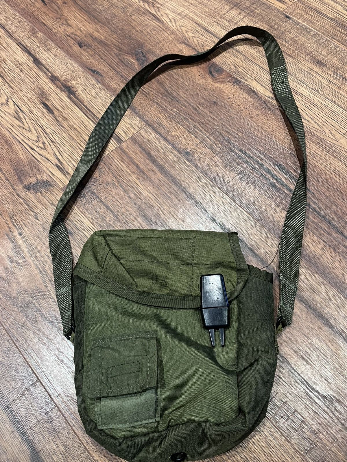 Vintage Vintage US Military Shoulder Bag 90’s / Y2K Size ONE SIZE - 1 Thumbnail