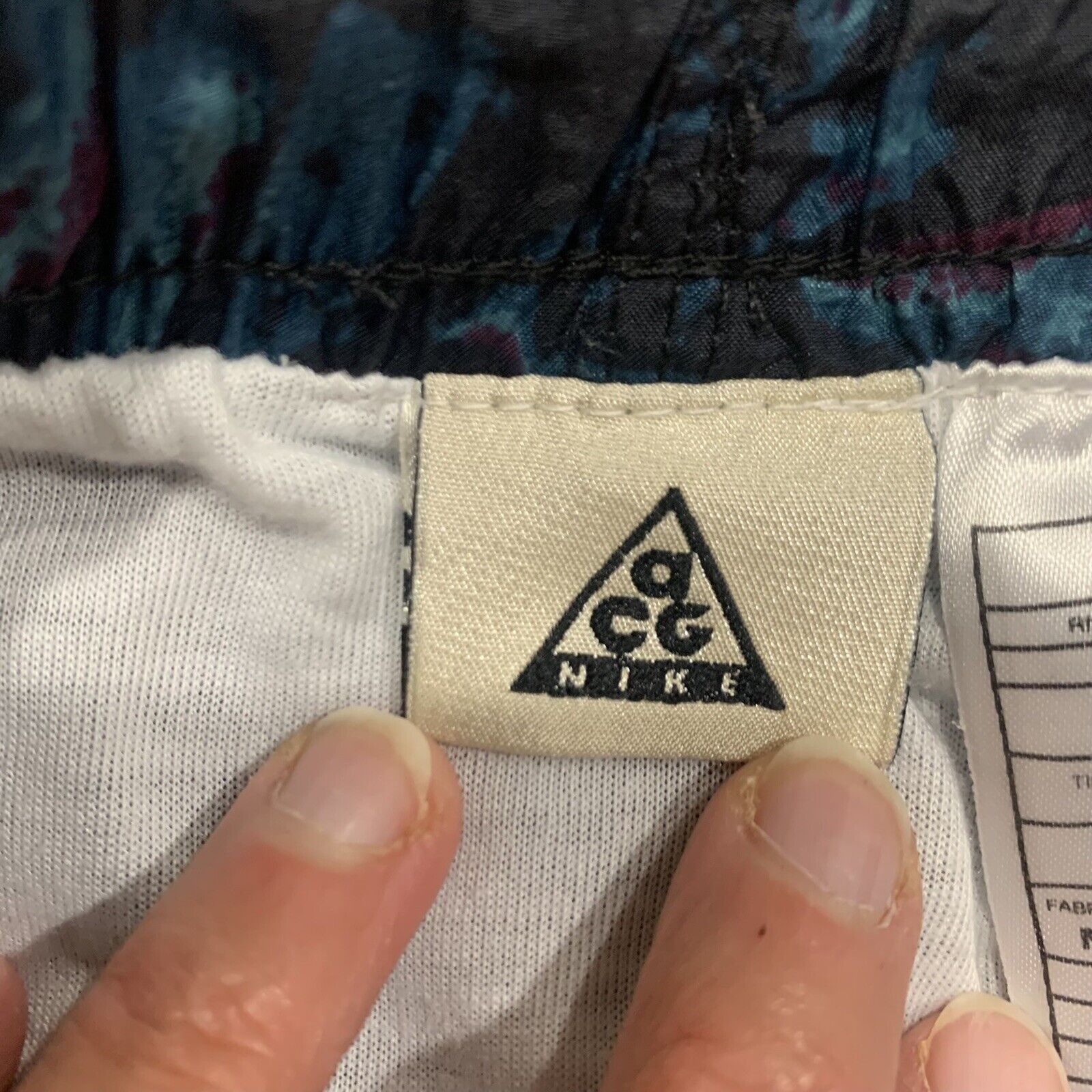 Nike Nike ACG Size L Swim Trunks Shorts Vtg 90s Geometric RARE Size US 30 / EU 46 - 6 Thumbnail