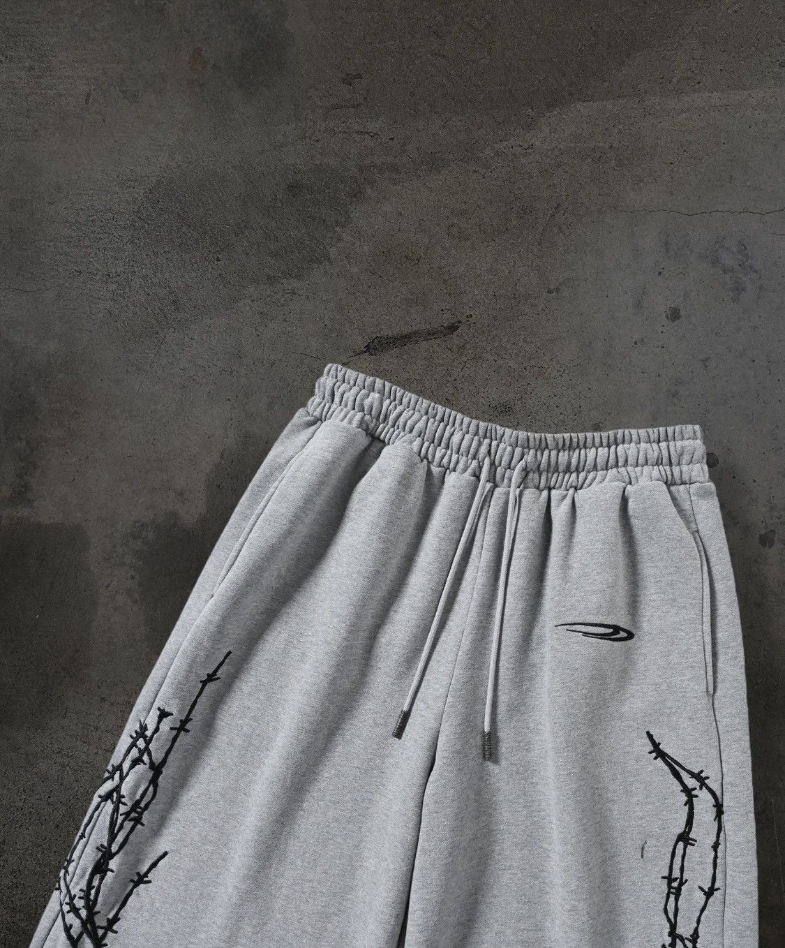 Other Ditch LA Barbed Wire Sweats Size US 31 - 2 Thumbnail