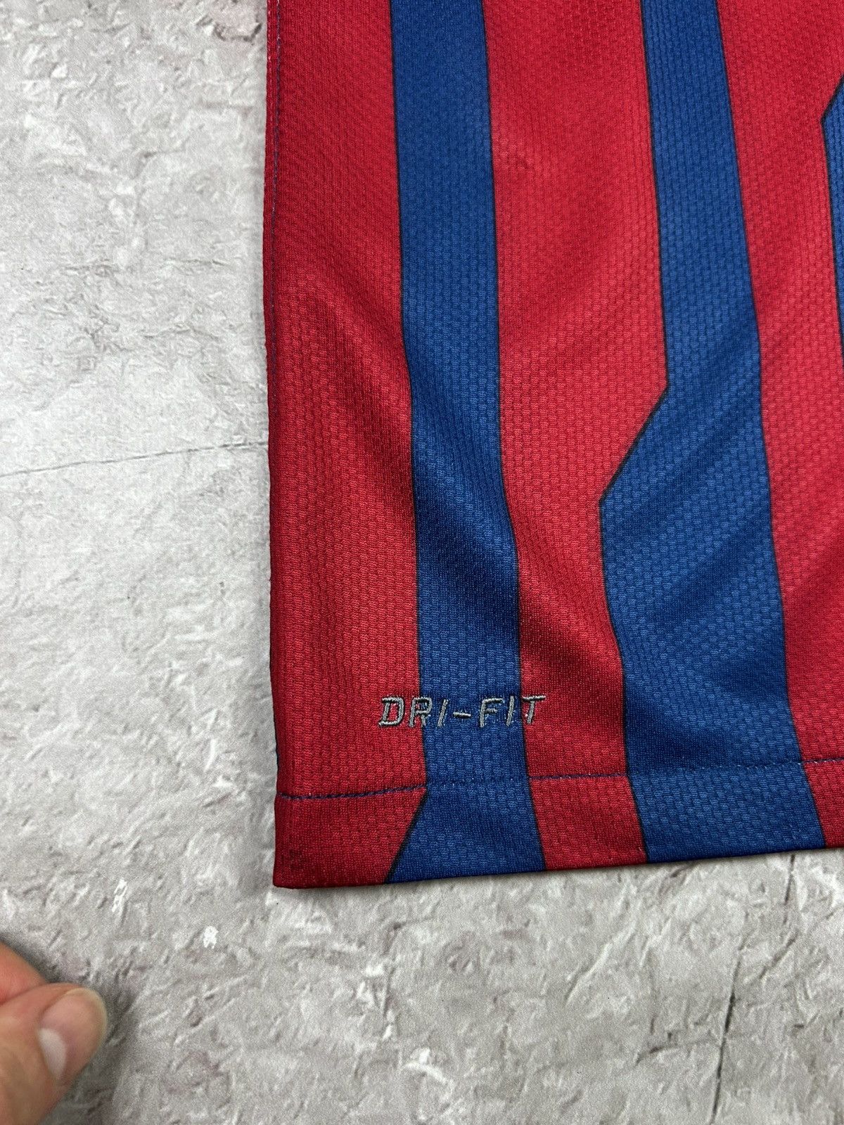 Nike Vintage Nike Barcelona soccer jersey 10 Messi Size L Size US L / EU 52-54 / 3 - 4 Thumbnail