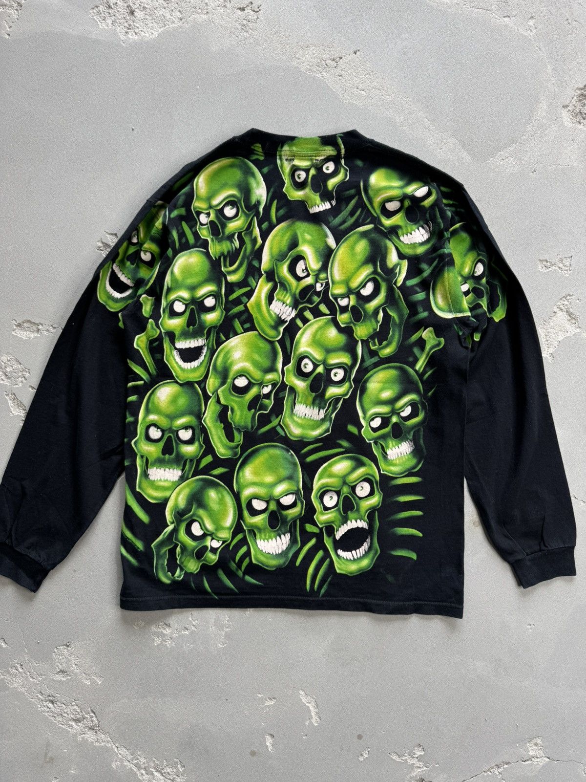 Liquid Blue × Vintage Vintage Liquid blue skull piles 2001 all over print Long Size US L / EU 52-54 / 3 - 4 Thumbnail