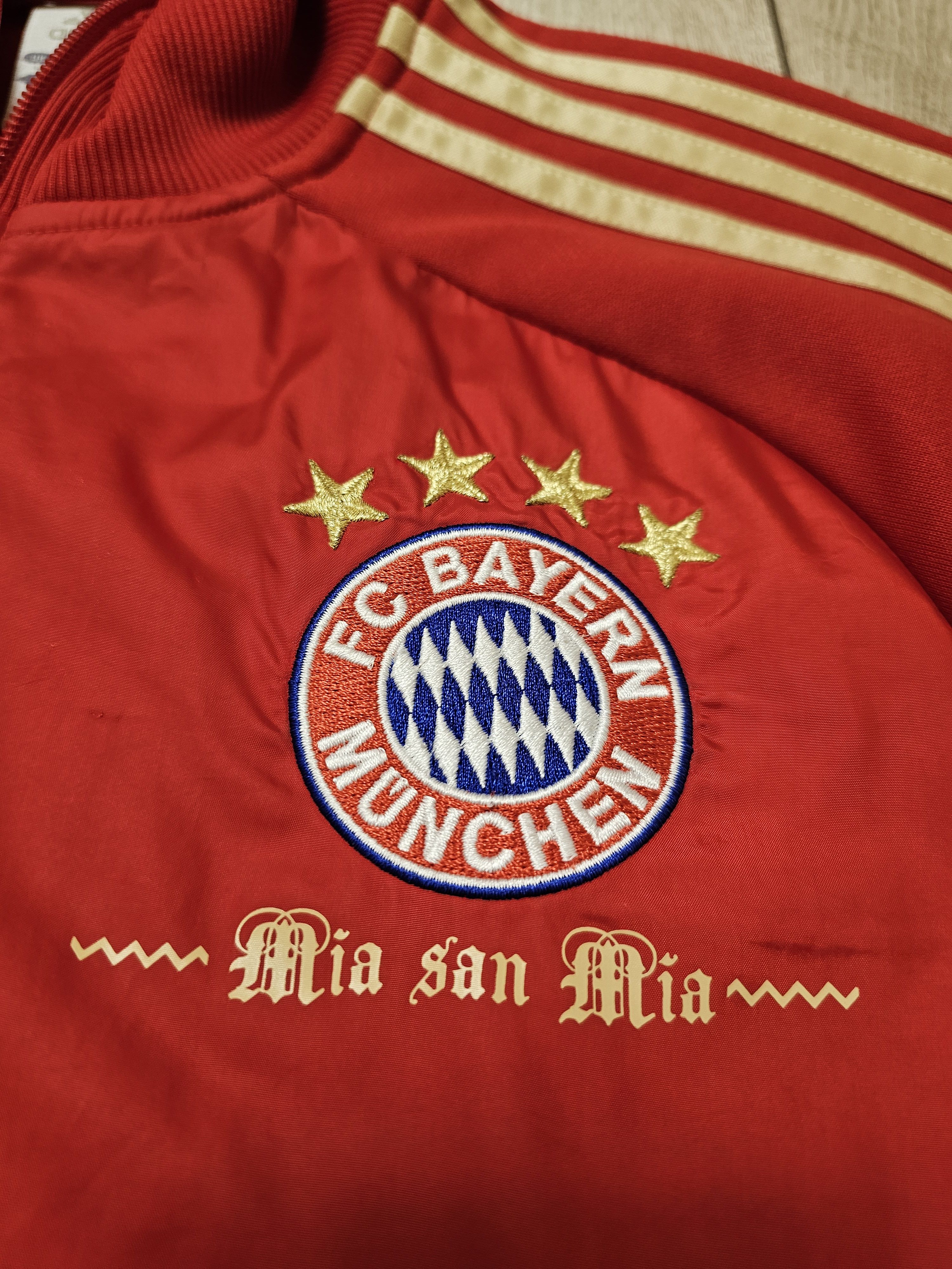Adidas BAYERN MUNICH 2011 2012 FOOTBALL JACKET SOCCER TRAINING Size US M / EU 48-50 / 2 - 4 Thumbnail