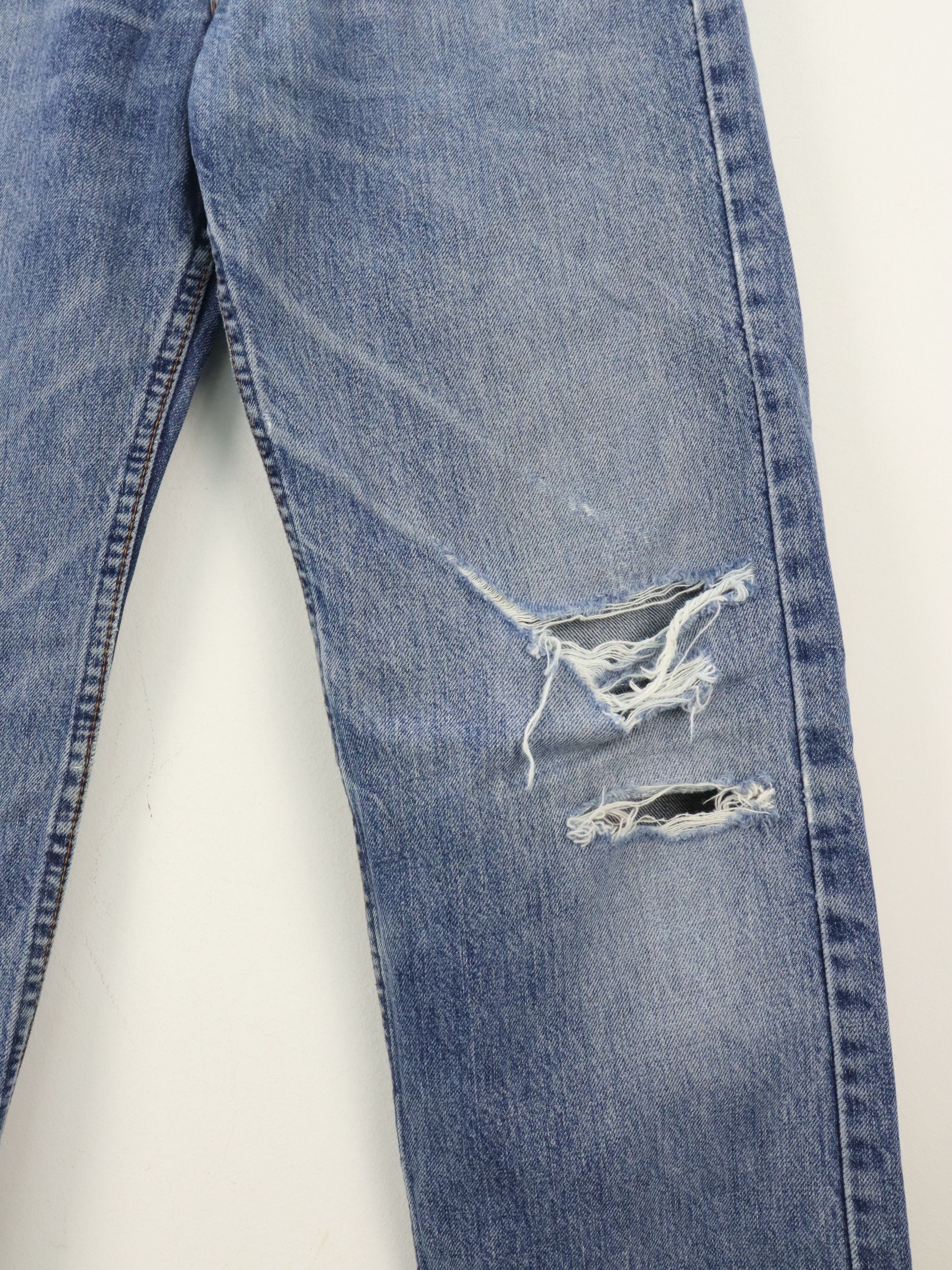 Vintage Levis 519 Distressed Seasoned Denim Jeans