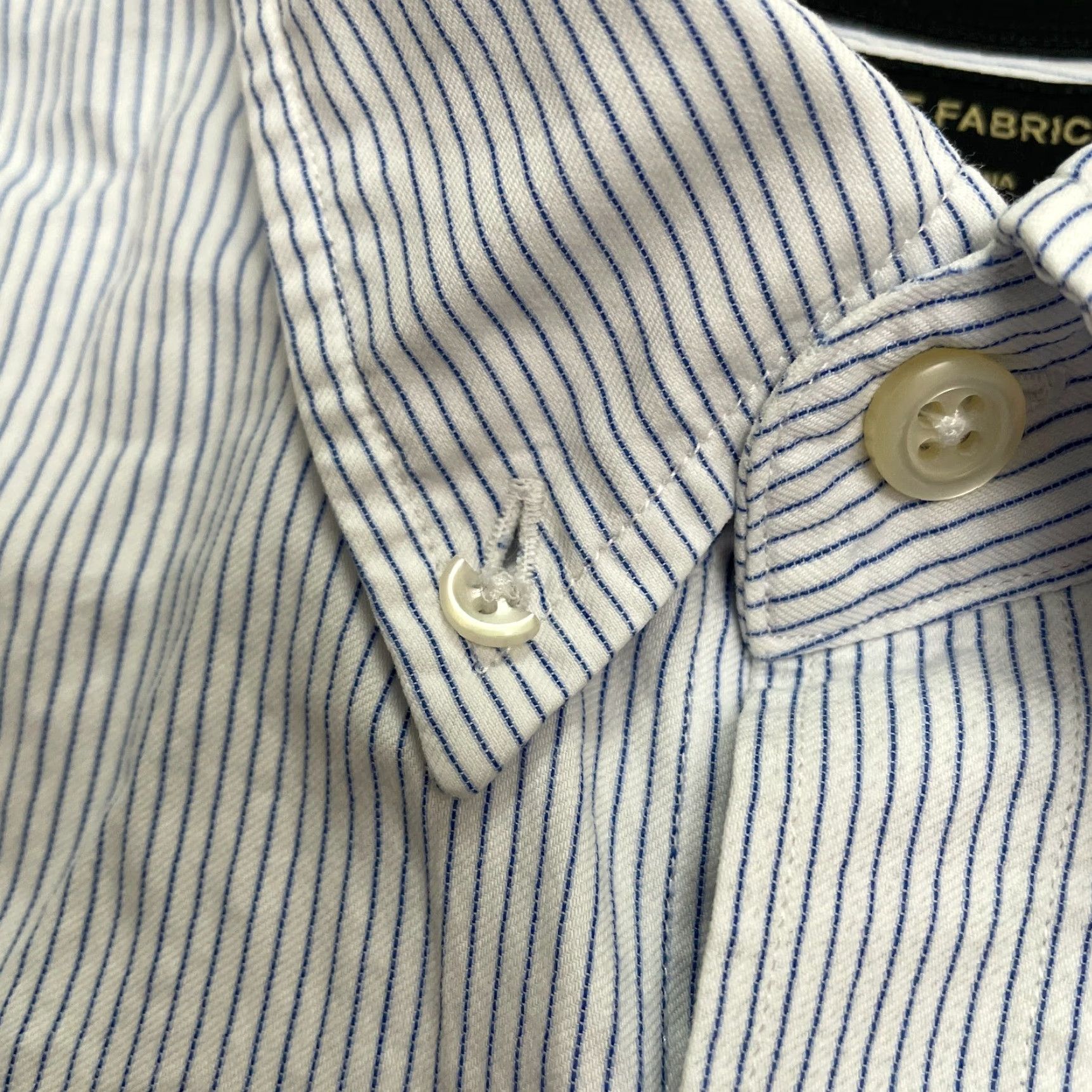Mossimo VINTAGE Mossimo Dutti Dress Shirt Mens Large White Blue Pinstripe Classic) Size 42R - 7 Thumbnail
