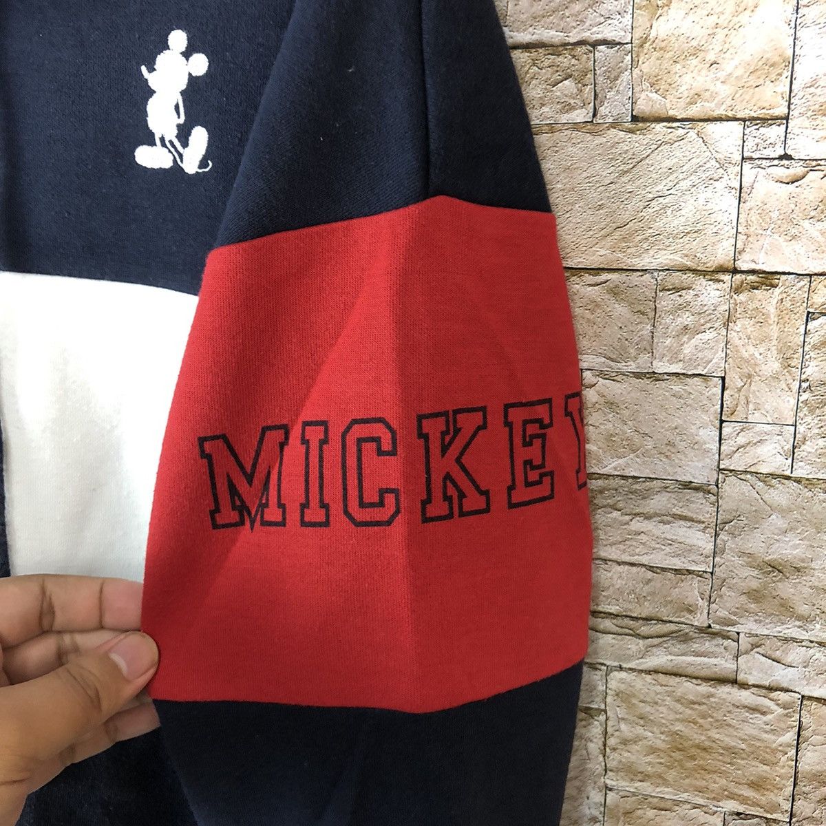 Disney Disney Mickey Mouse vintage sweatshirt Hoodie #A673 Size US L / EU 52-54 / 3 - 13 Thumbnail