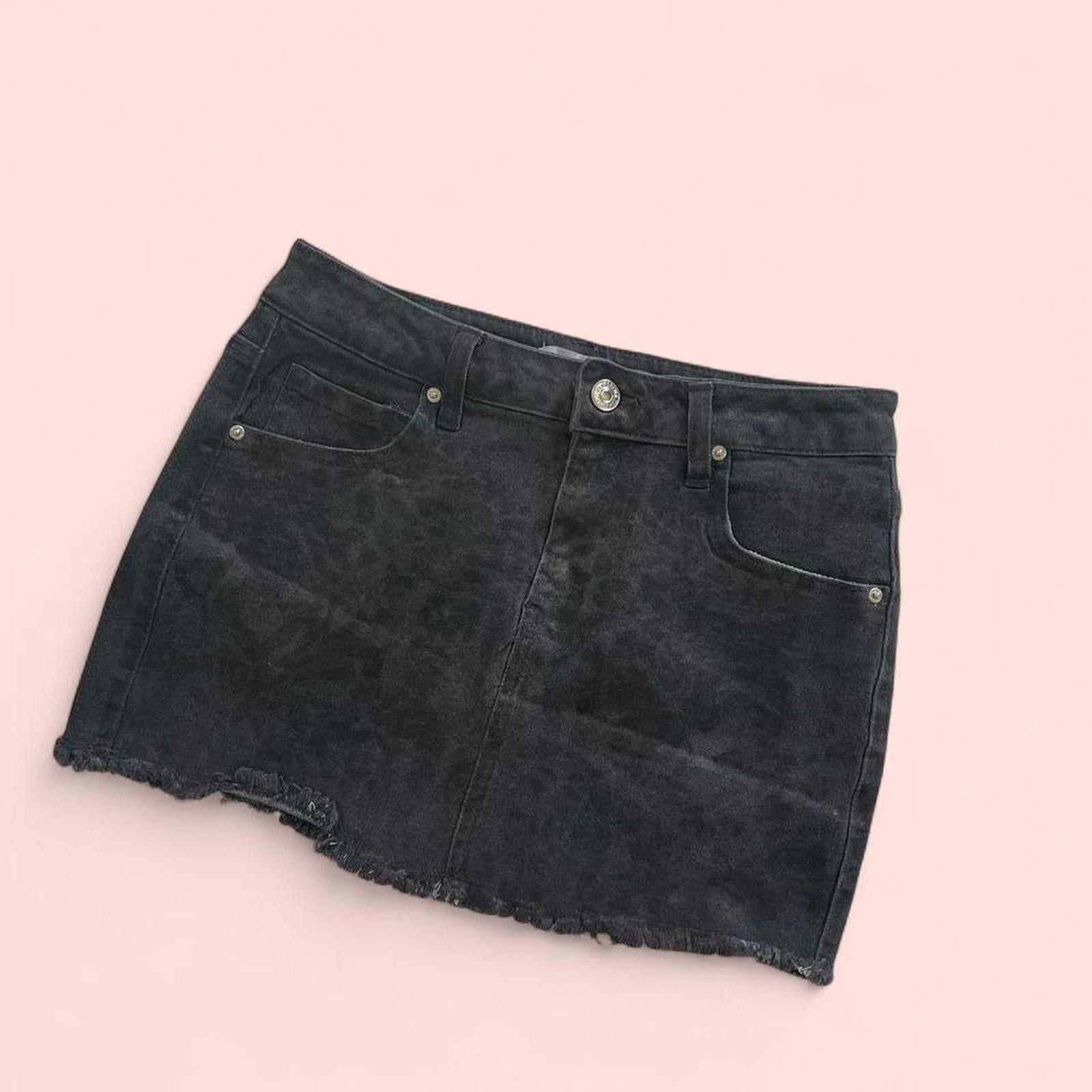 Forever 21 Dark Grey mini skirt Size 28" / US 6 / IT 42 - 1 Thumbnail