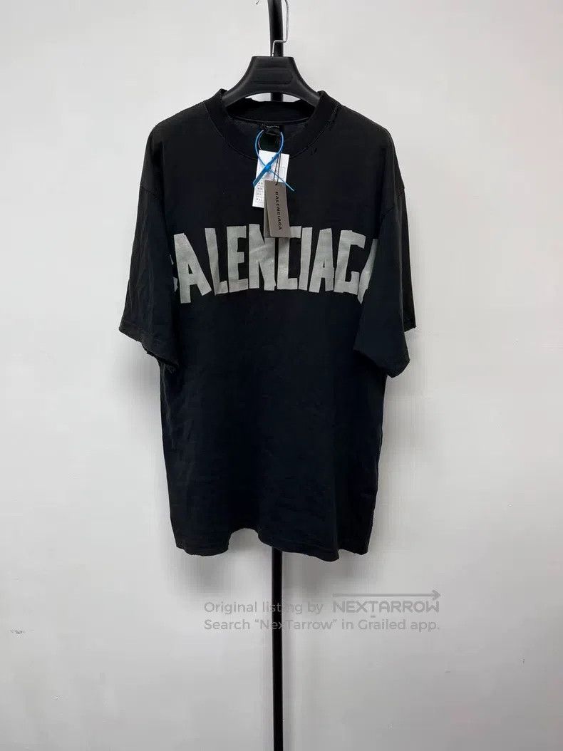 Balenciaga Balenciaga Letter Printed Worn Short Sleeve Round Neck T-S Size S / US 4 / IT 40 - 1 Thumbnail
