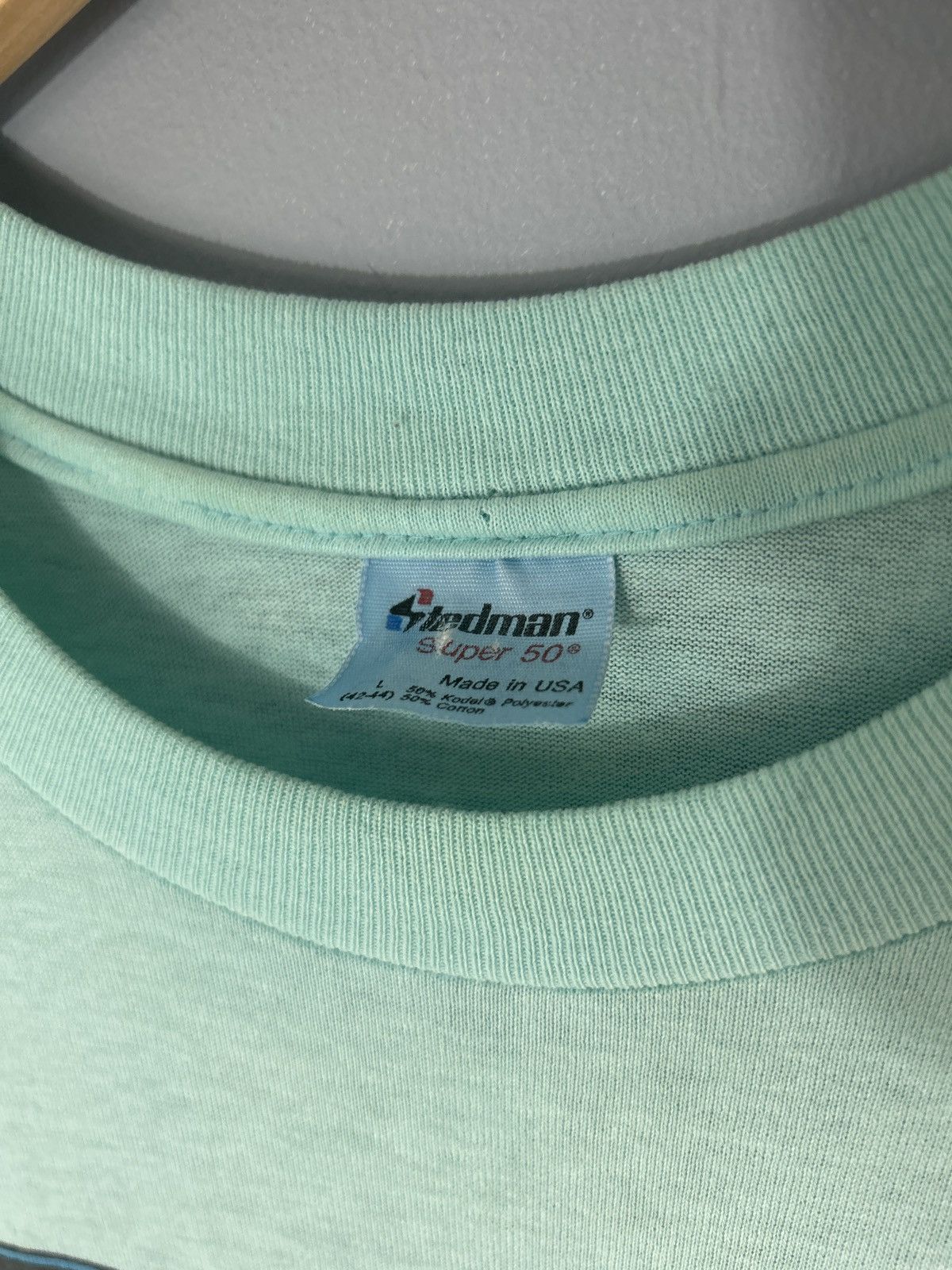 Vintage Vintage 1987 Shamu Sea World Tiffany Blue Promo Tee Size US L / EU 52-54 / 3 - 7 Thumbnail
