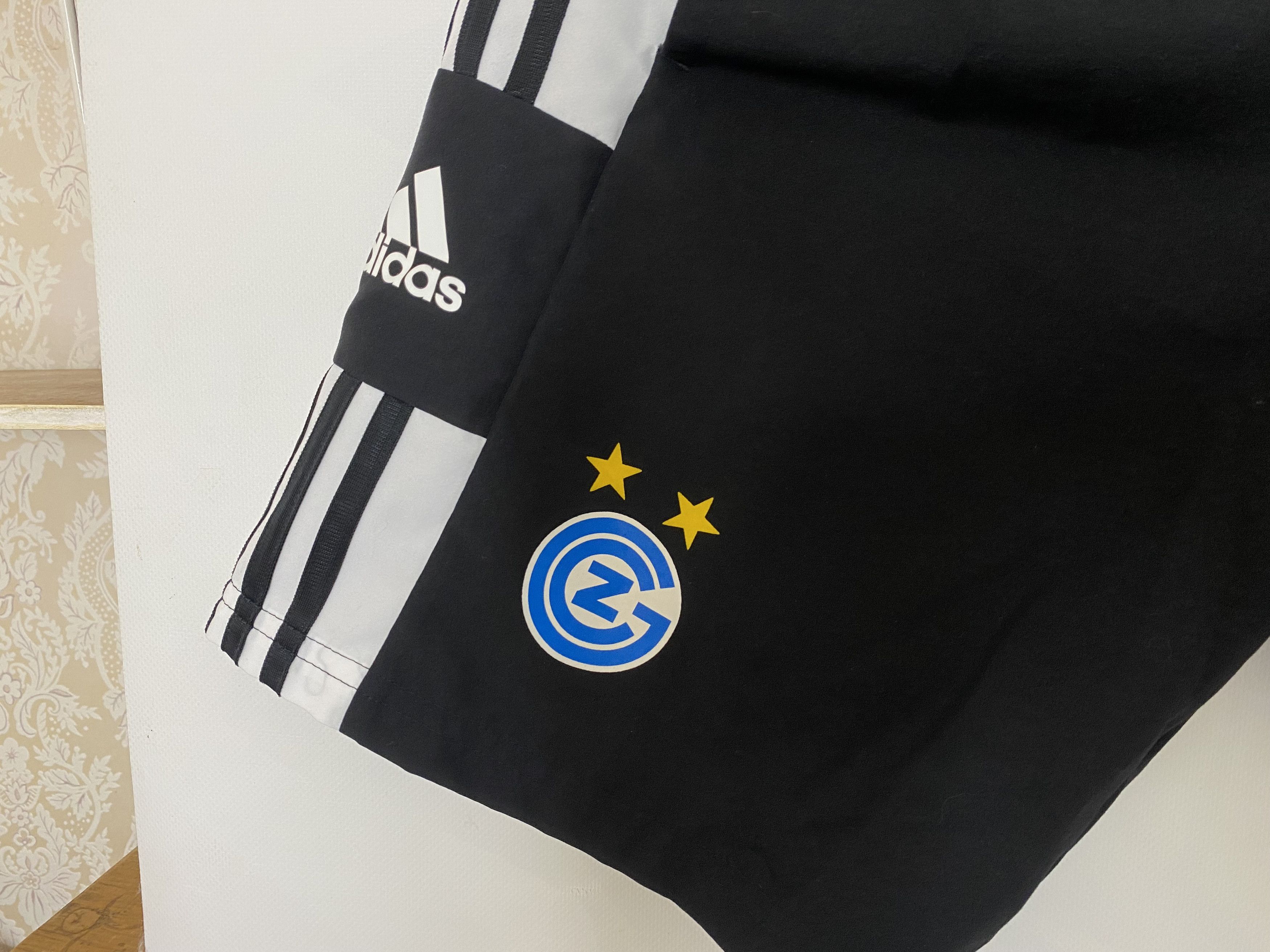 Adidas GRASSHOPPER 2020 2021 TRAINING FOOTBALL SOCCER SHORTS Size US 30 / EU 46 - 3 Thumbnail