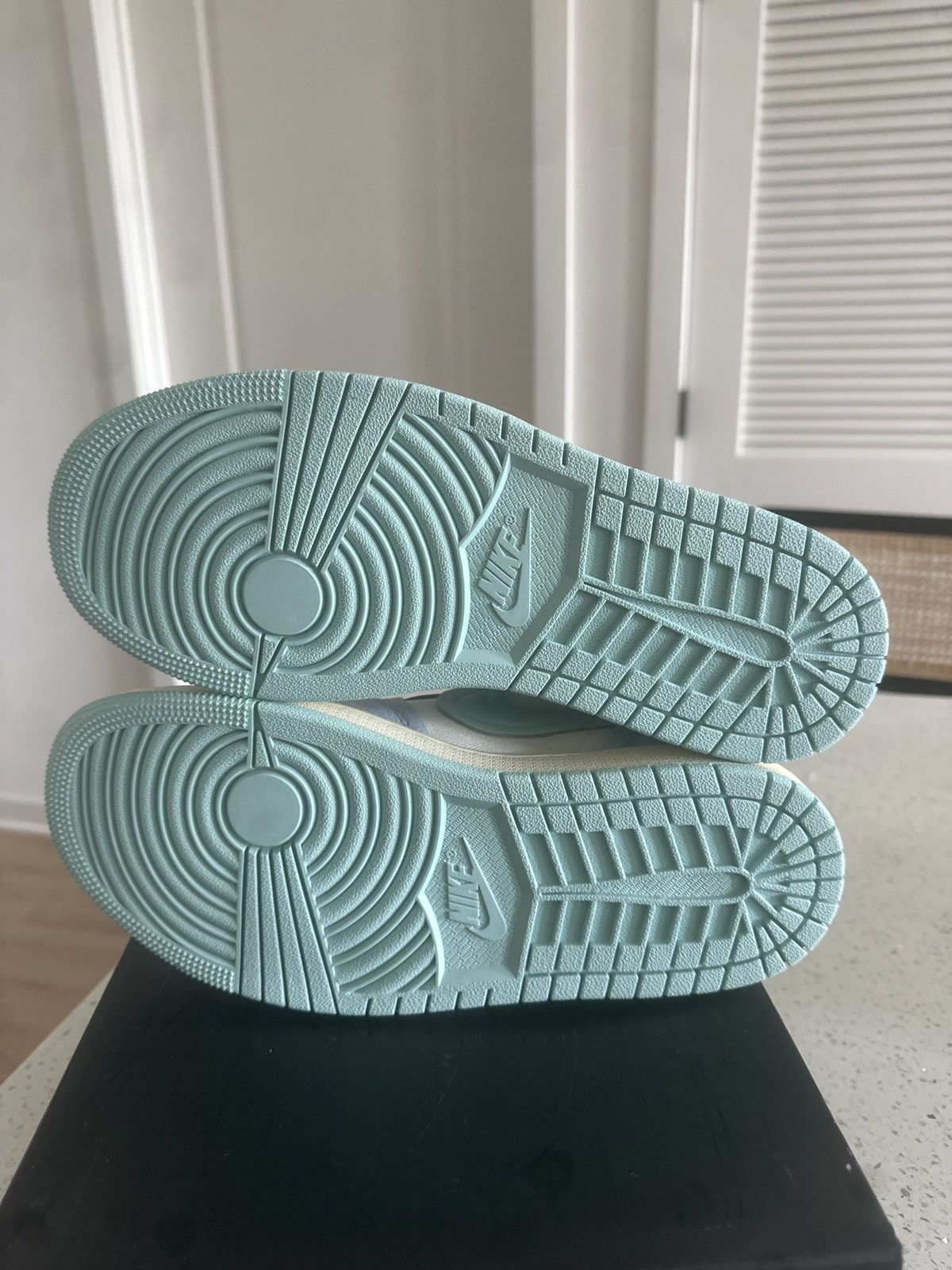 Nike Wmns Air Jordan 1 “Method of Make” Hydrogen Size US 8.5 / EU 41-42 - 7 Thumbnail