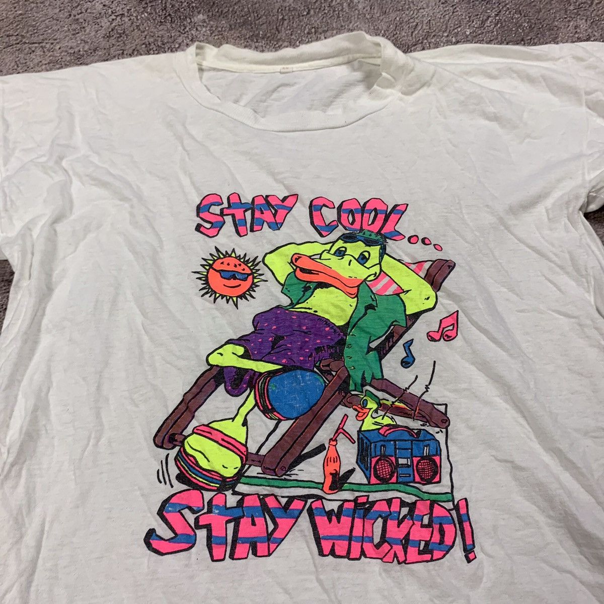 Vintage Vintage 90s Graphic Tee Rave Skate Humor Print Streetwear XL Size US XL / EU 56 / 4 - 4 Thumbnail