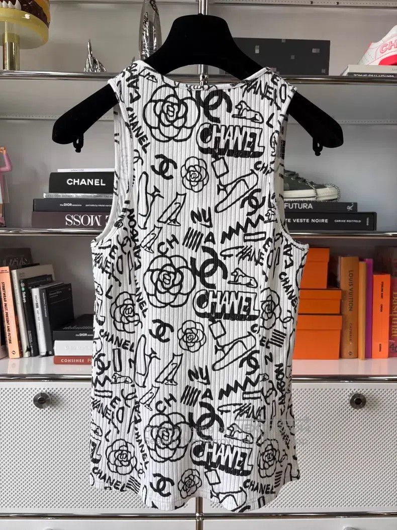 Chanel Chanel Black and white logo camellia graffiti print vest Size XS / US 0-2 / IT 36-38 - 4 Thumbnail