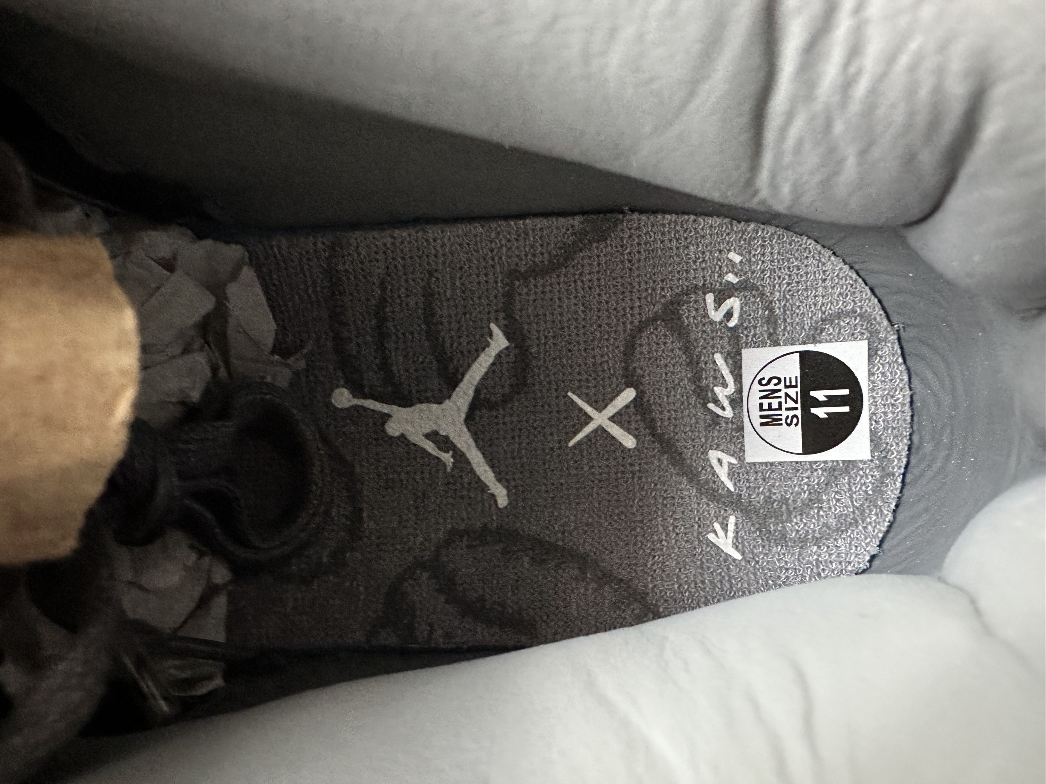 Jordan Brand JORDAN 4 RETRO KAWS Size US 11 / EU 44 - 13 Thumbnail