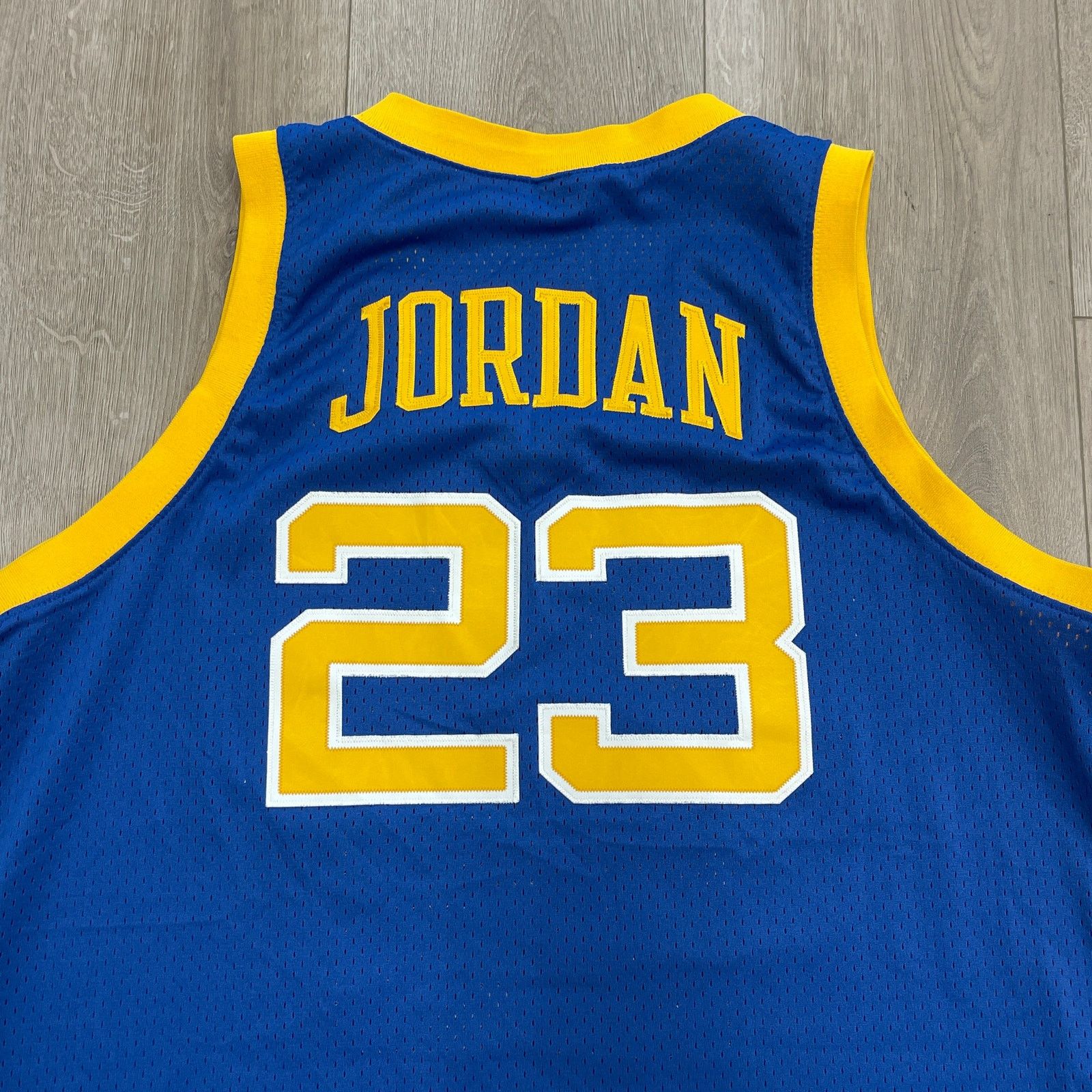 Jordan Brand Michael Jordan Laney High School Bucs basketball jersey XL Size US XL / EU 56 / 4 - 7 Thumbnail