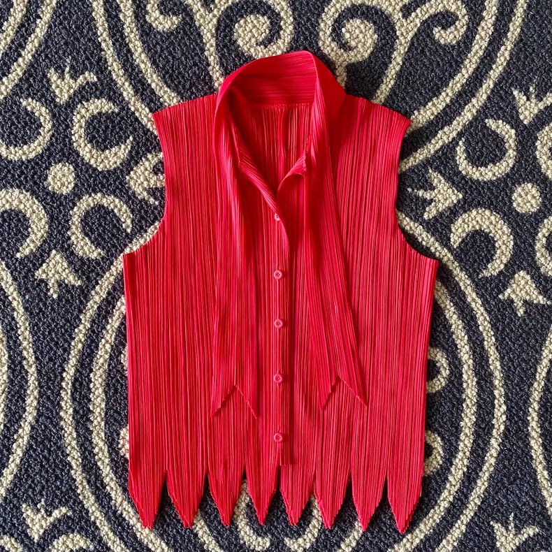 Issey Miyake Issey Miyake Red Pleated Sleeveless Top - dmc Size US M / EU 48-50 / 2 - 1 Thumbnail