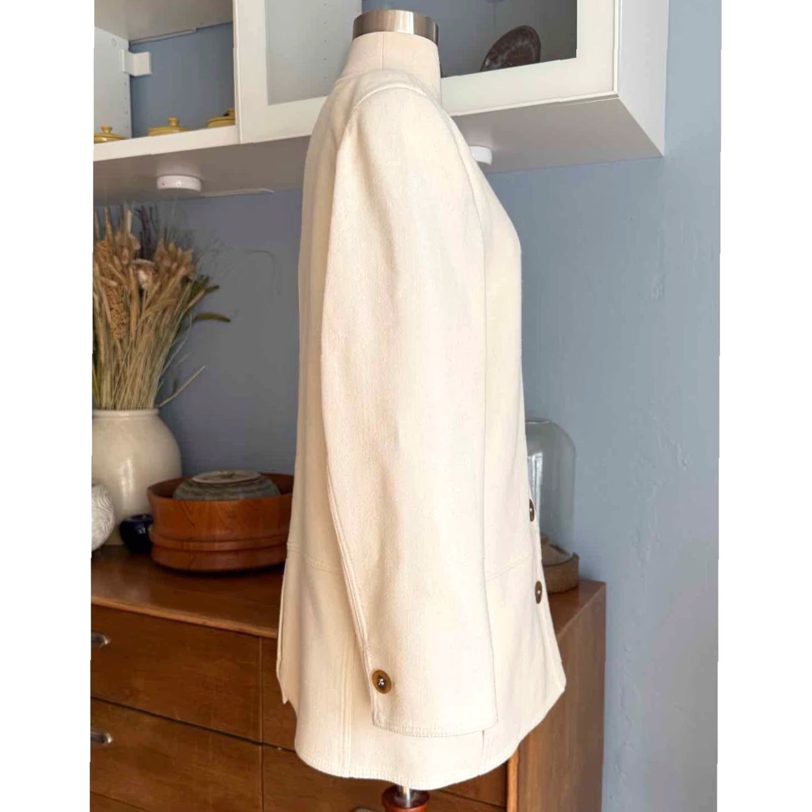 Louis Feraud VINTAGE Louis Feraud 2 Piece Ivory Wool Jacket & Skirt Suit Women 10 Size 32" / US 10 / IT 46 - 4 Thumbnail