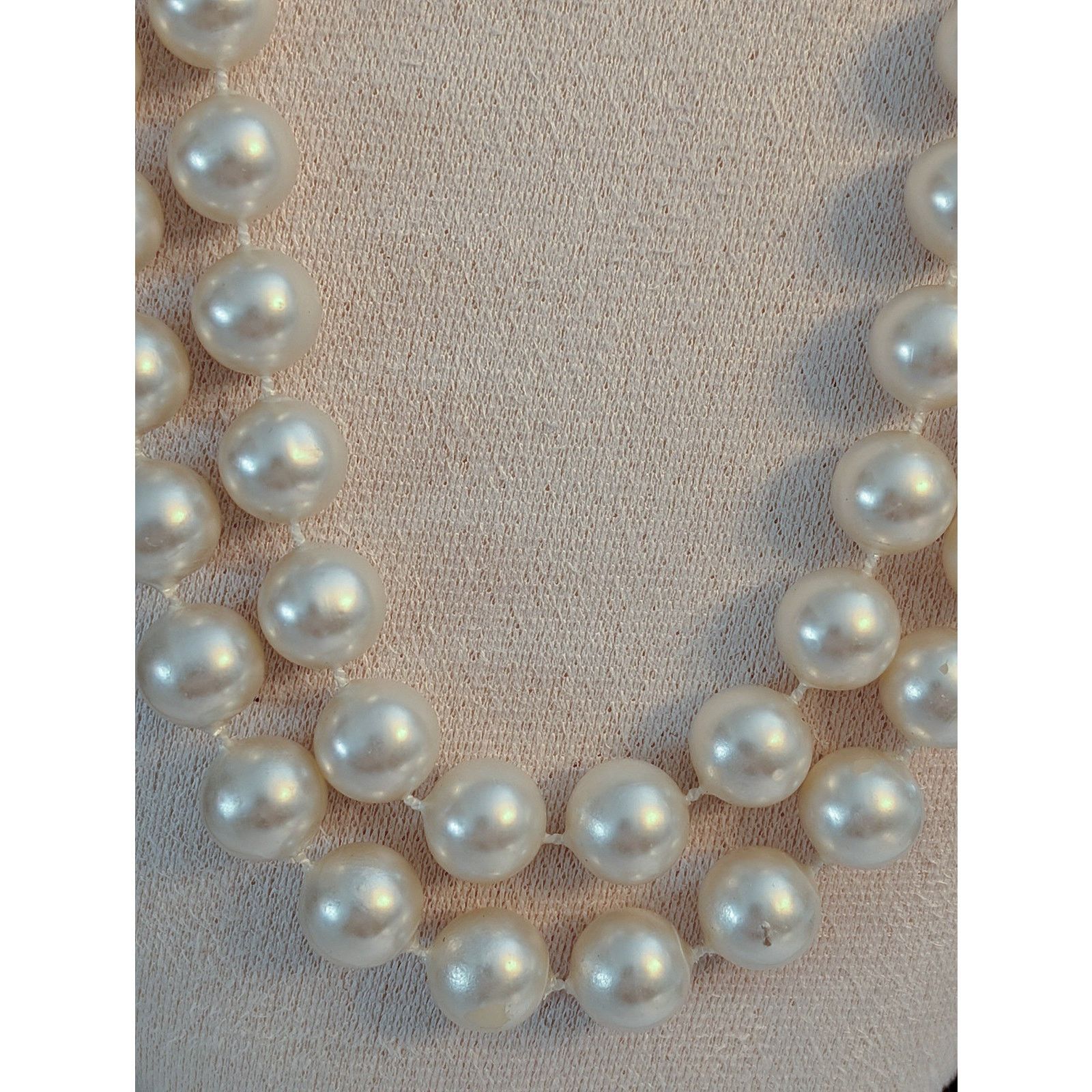 Vintage Lovely Vintage 1980s Classic 48" Ivory Faux Pearl Necklace Size ONE SIZE - 2 Thumbnail
