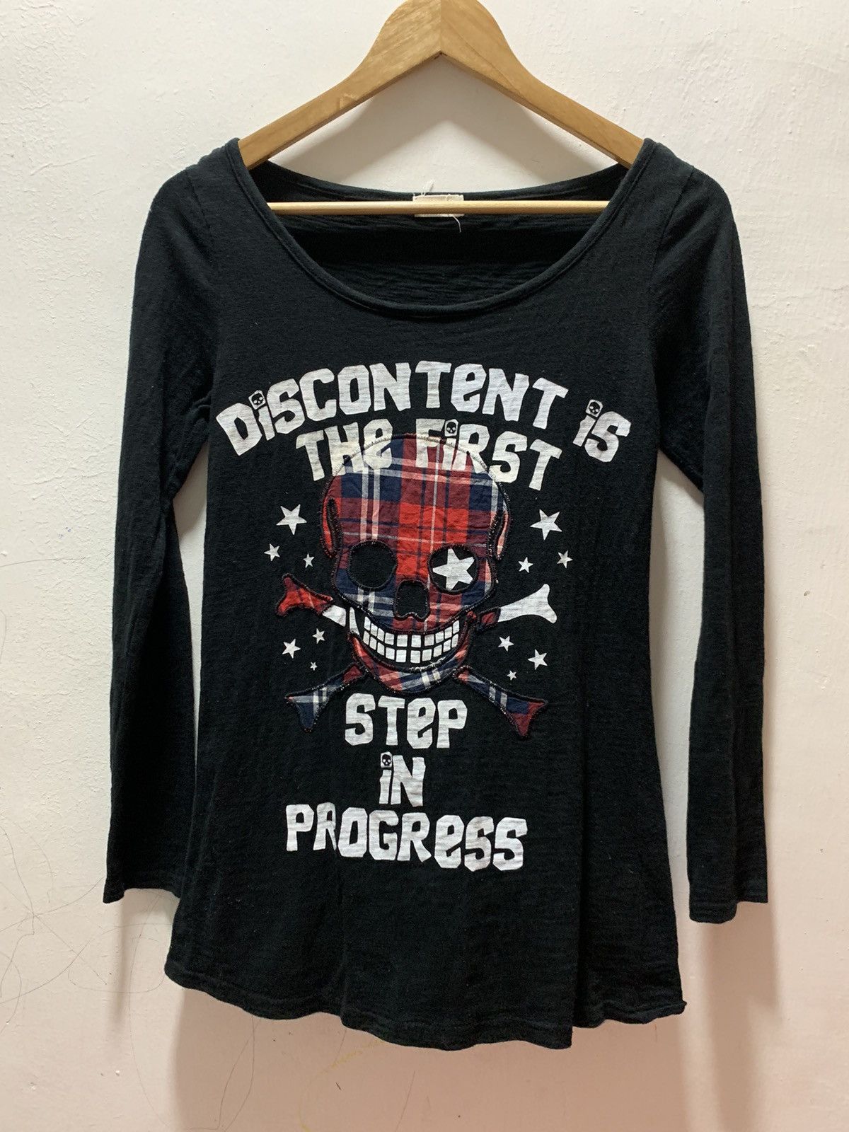 Japanese Brand Japanese Brand Skull Logo Sleeve Shirt design rare Size M / US 6-8 / IT 42-44 - 1 Thumbnail