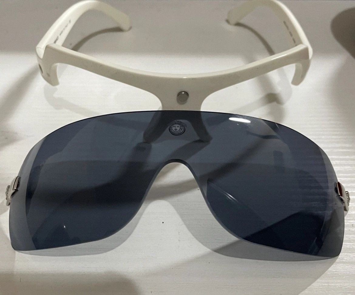 Versace Versace Vintage Sunglasses White Magnetic Mask Rare Size ONE SIZE - 3 Thumbnail